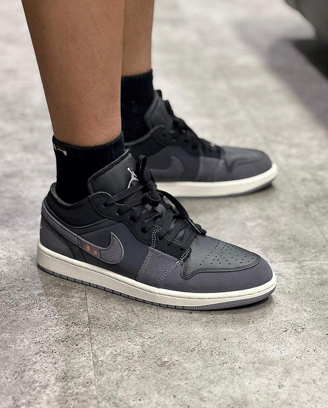 nike--Jordan-1-Low-Inside-Out-Black.jpeg