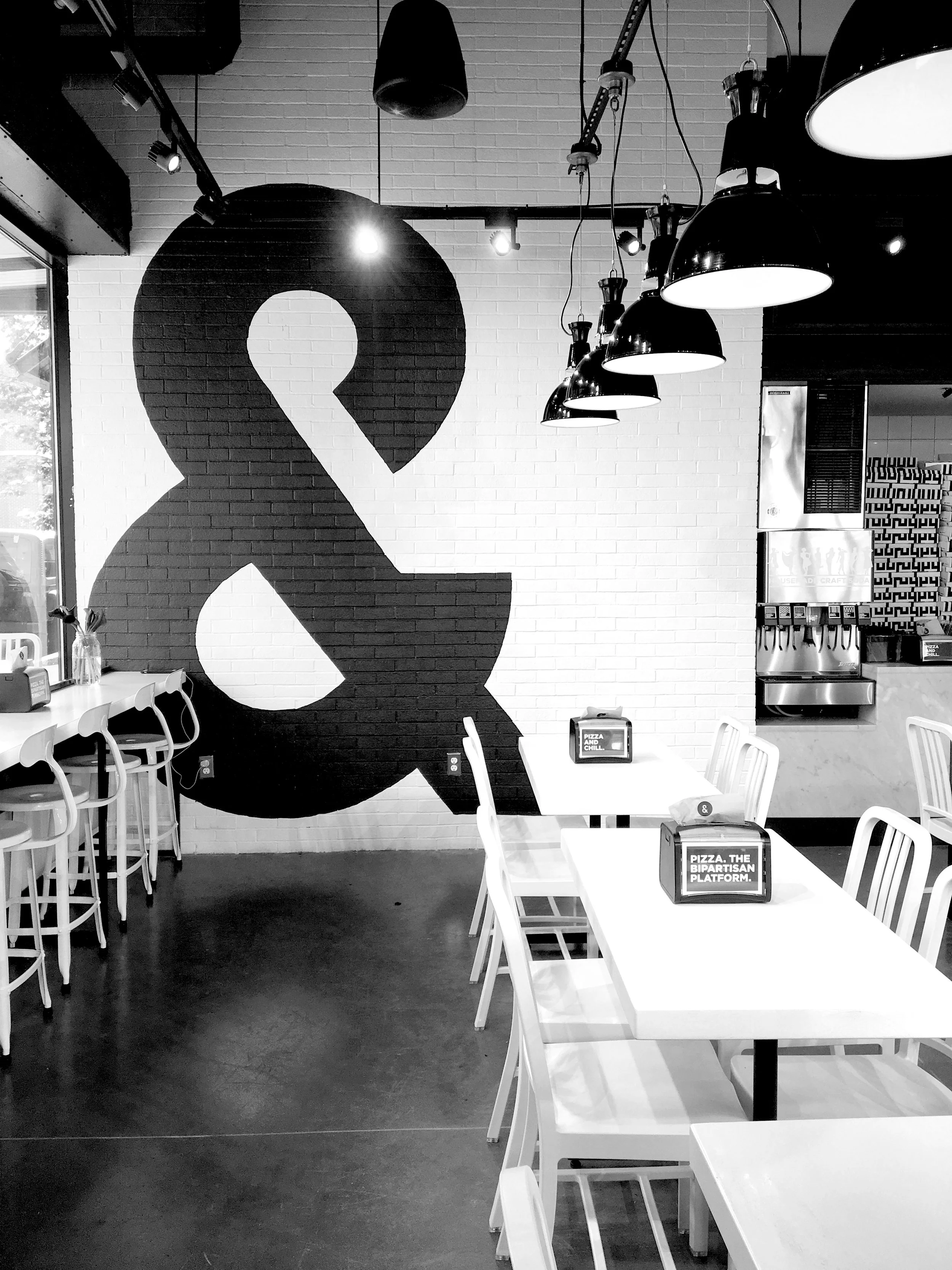 &pizza launches franchising
