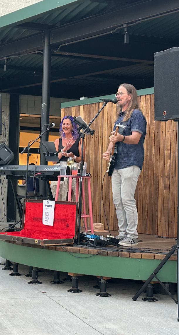 Live Music: Travis Ross