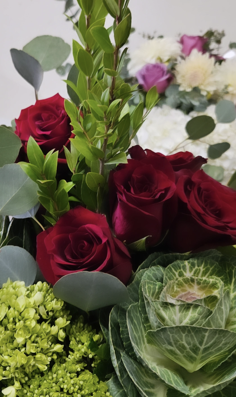 red_roses_cabbage_flowers.png