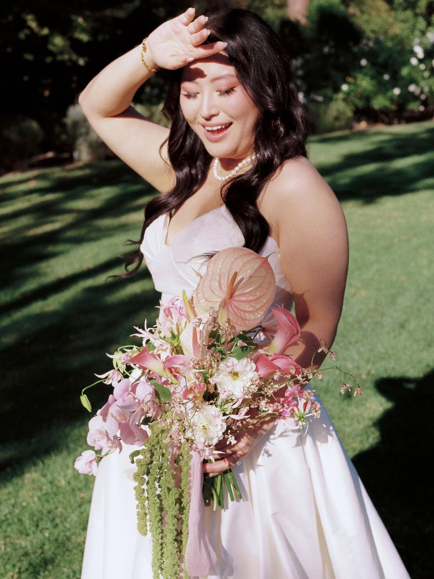 playful bouquets for the most fun crew 💖💗💖

photo by @tracypacana 

#florist #bouquet #weddinginspiration #eventflorist #flowerinspiration