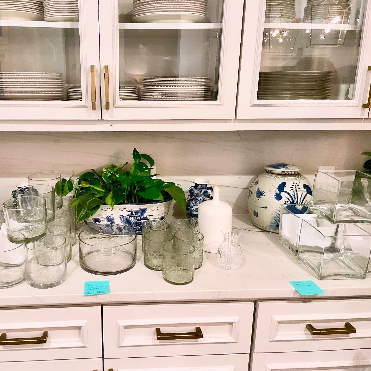 How does the purging process work? 

Whether you&rsquo;re moving to a new home or want to be intentional about what&rsquo;s in your current one, purging is an important part of the process. It gets a bit messy! 

We make it easy for you to decide wha