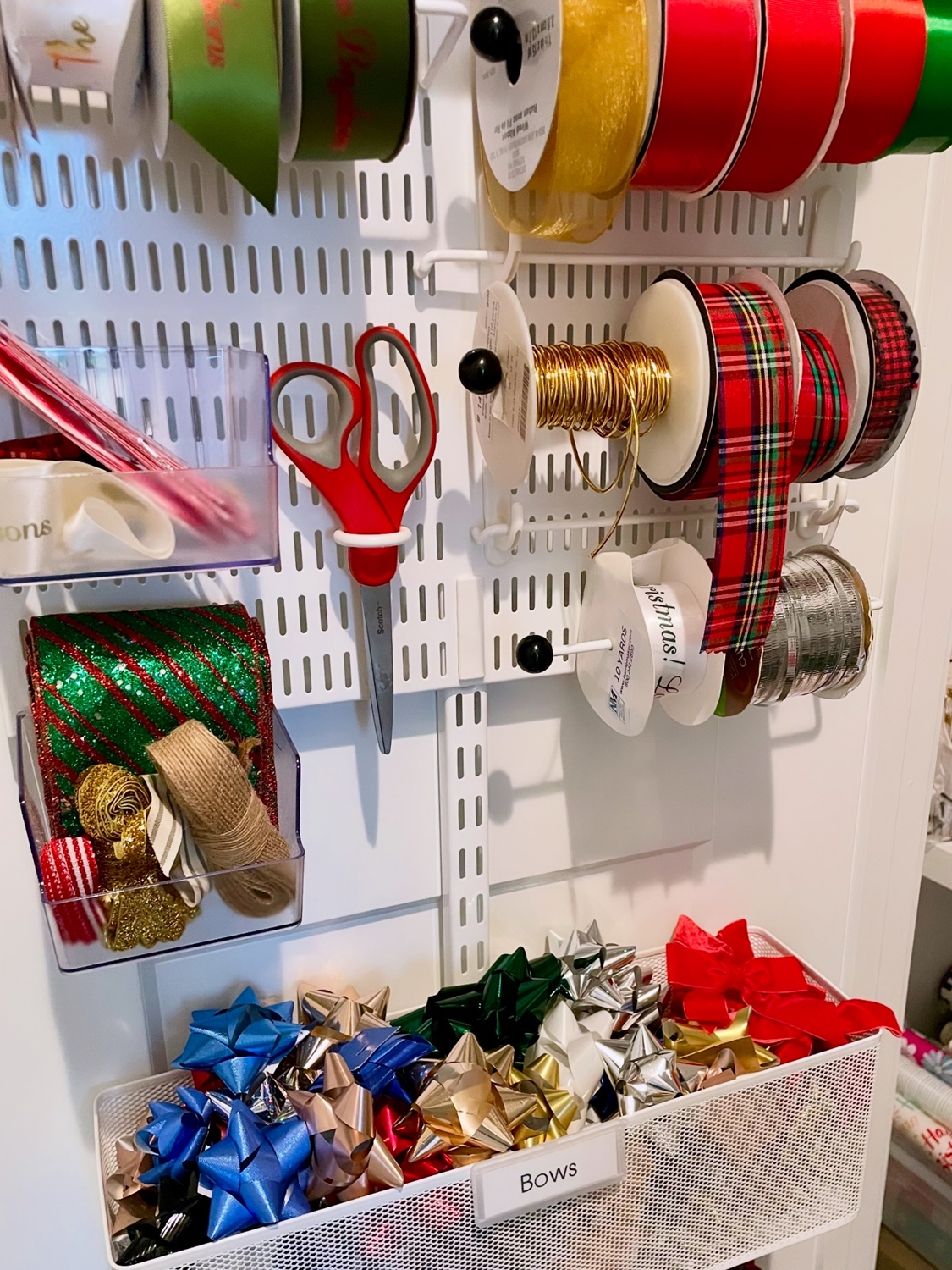 Christmas Ribbon Organization.png