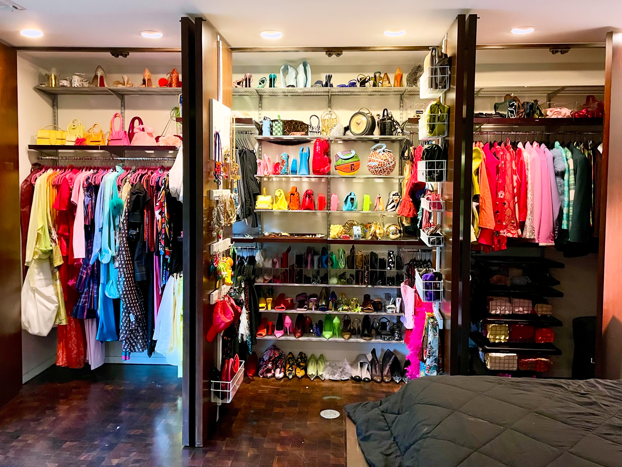 Colorful Closet AR.png