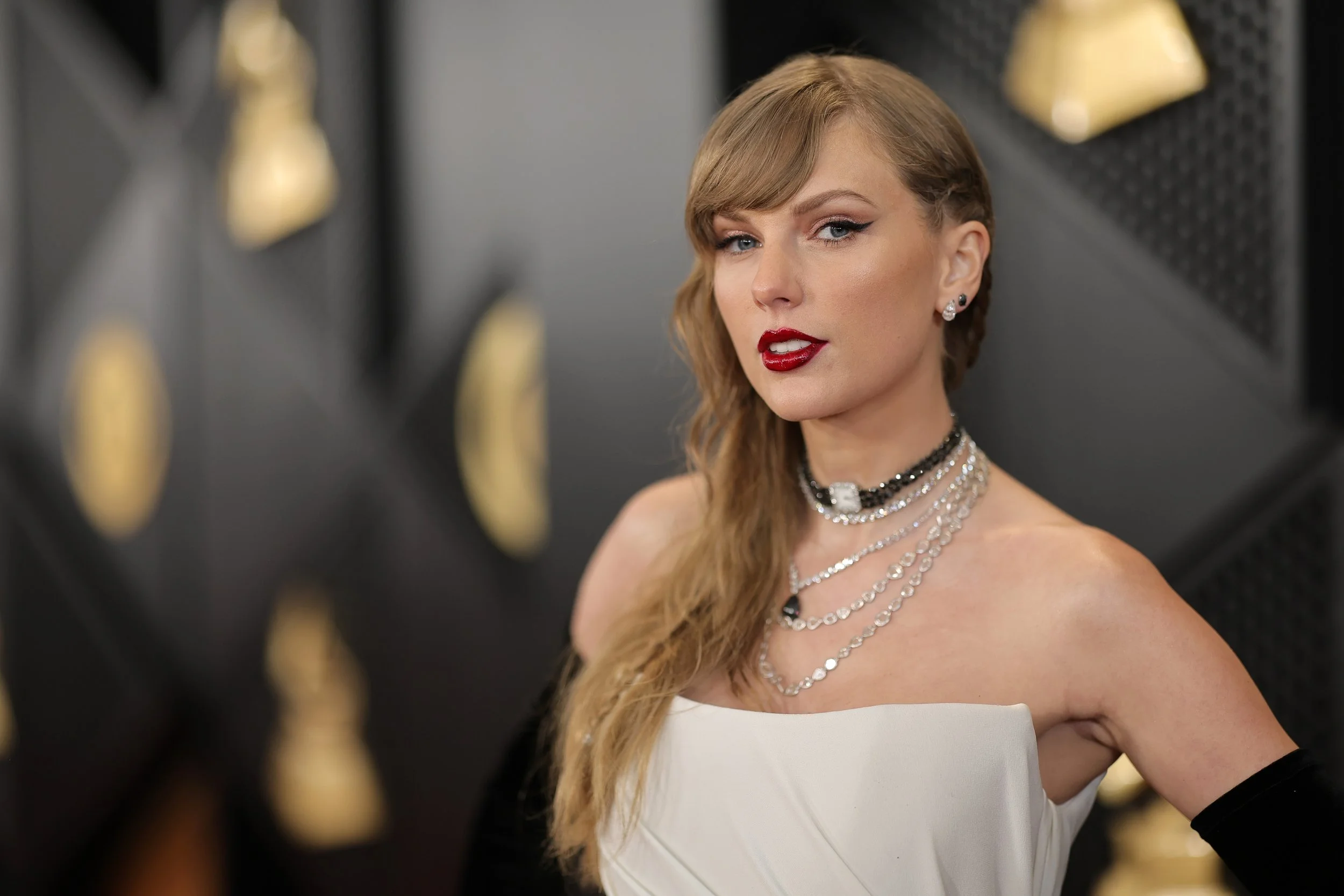 Taylor Swift Buys Back Rights To First Six Albums