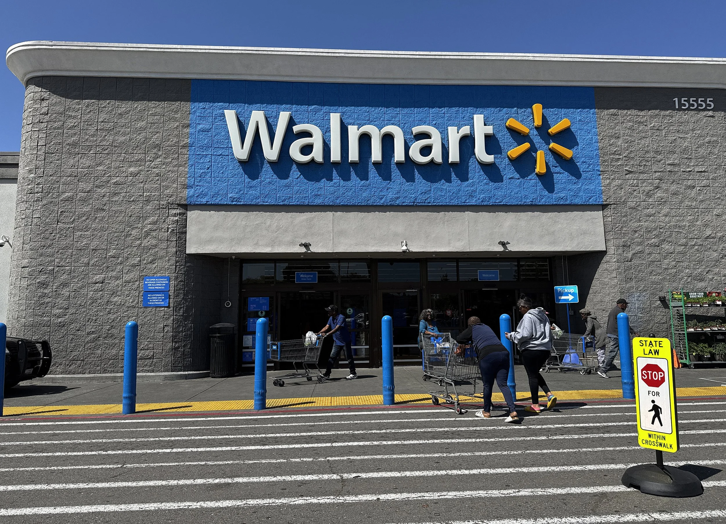 Mo News Exclusive: How Walmart Is Navigating Trump’s Tariffs And AI Innovations