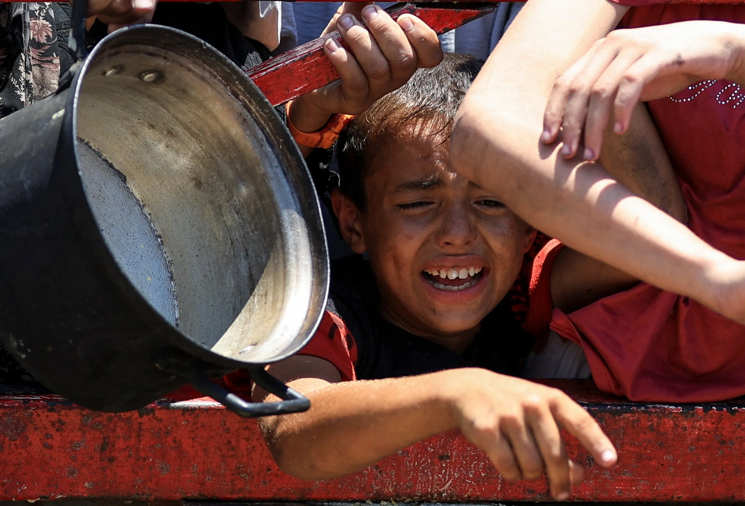 Israel Pushes For “All Or Nothing” Hostage–Ceasefire Deal As New Hostage Videos Spark Fear