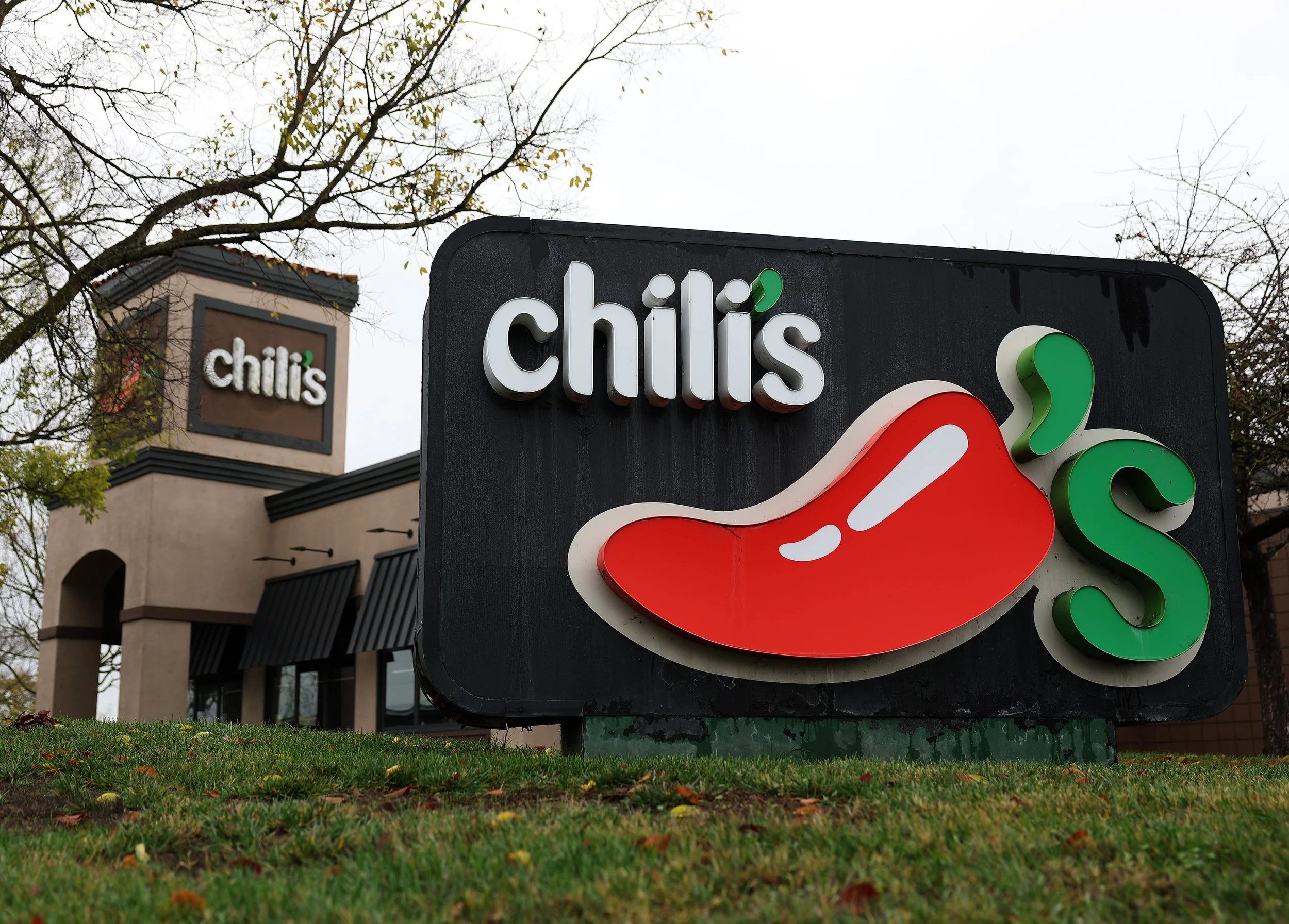Chili’s, Olive Garden, And Other Sit-Down Chains Defy The Slump In Fast Food Dining