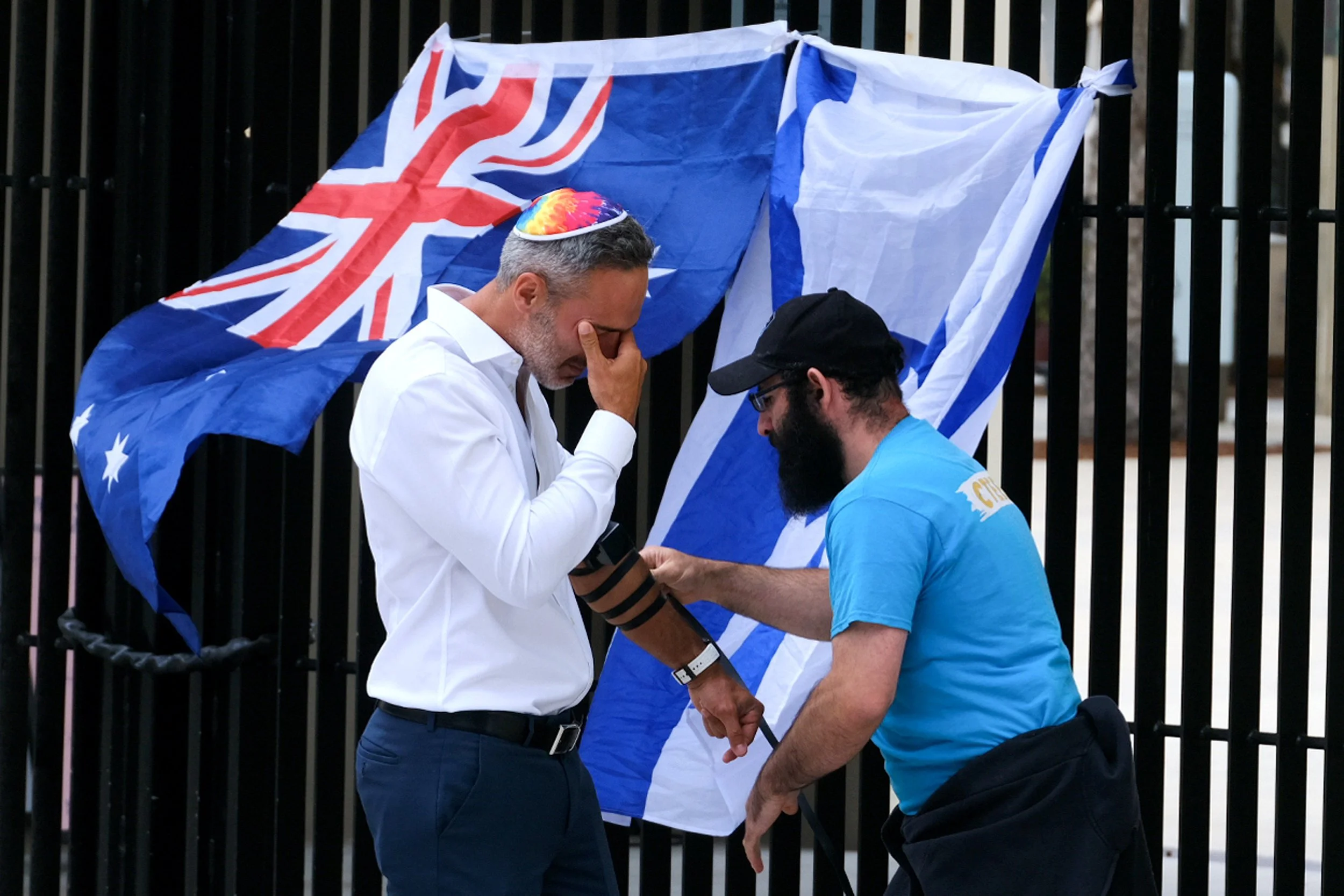 Deadly Antisemitic Massacre at Hanukkah Celebration in Australia Kills 16 People