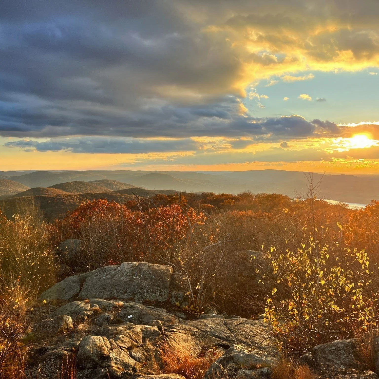New Year’s Eve Sunset Hike 2024 Guardian Revival(02)
