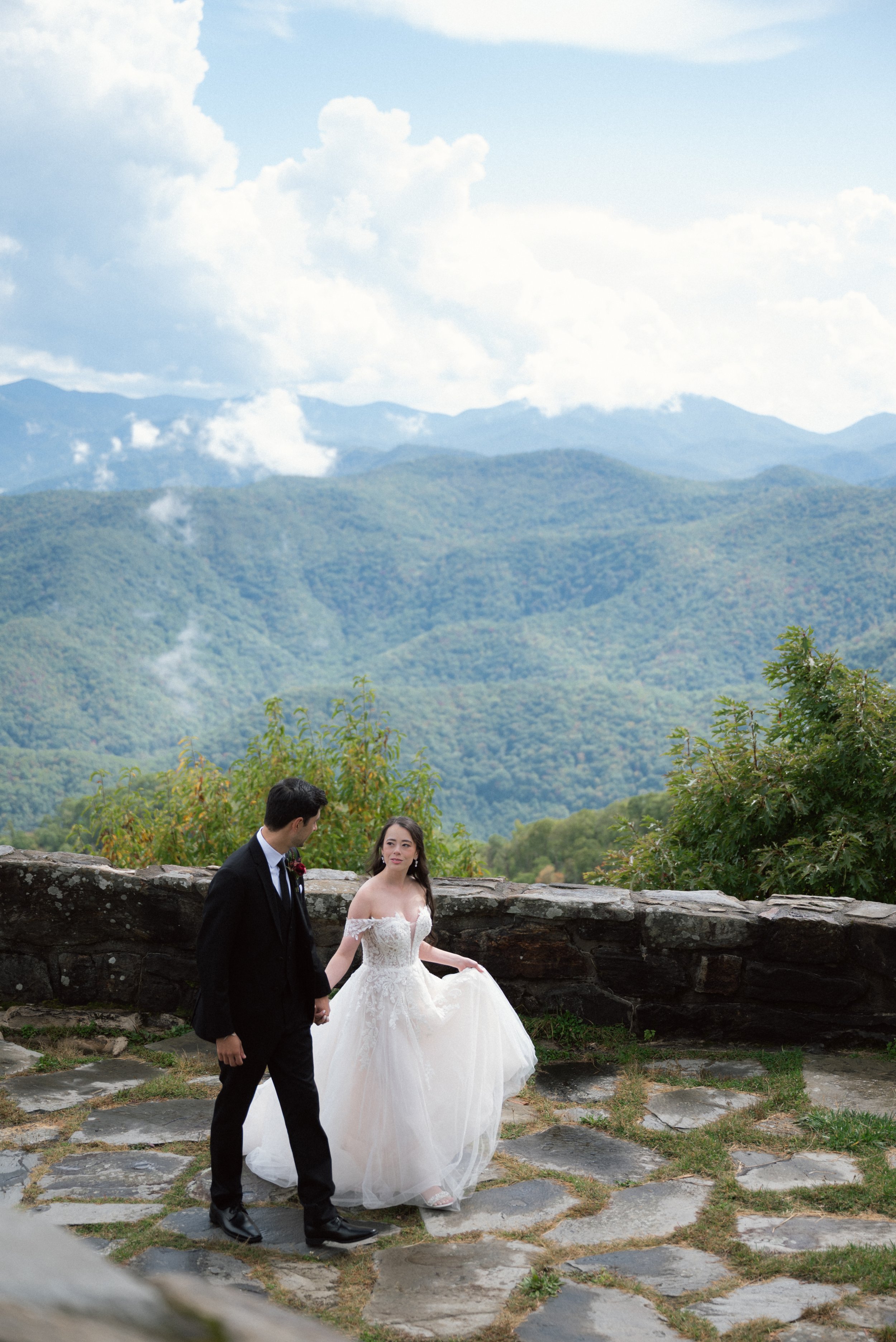 Bride_and_Groom_mountain_wedding.jpg