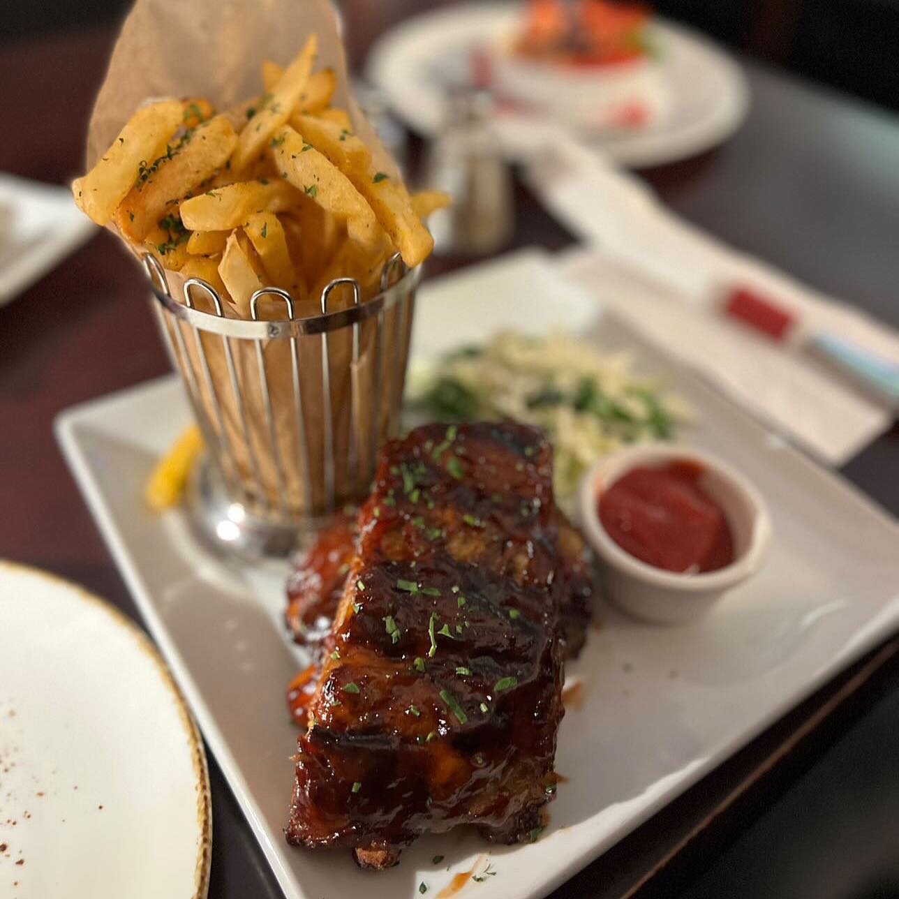 Start your week off right with our delicious Slow Roasted BBQ Ribs 😍😍😍 One of our top sellers! #engineco28 #enginecono28 #slowroastedbbqribs #bbqribs #dtla #dtlafoodie #dtlarestaurant