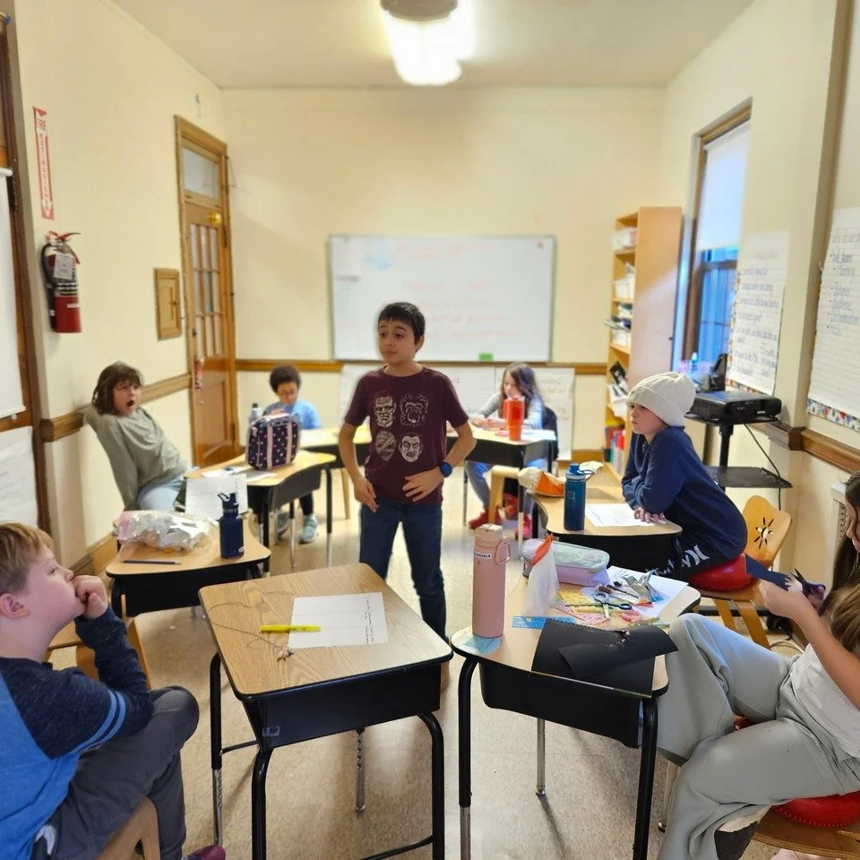 SNACK n CHAT......
teaching conversational skills, social awareness, pre-debate skills. Everything is curriculum, even snack time!

#grade4student #grade5student #conversationkids #debateready #socialskillsforkids #ActiveListeningSkills #kindconversa