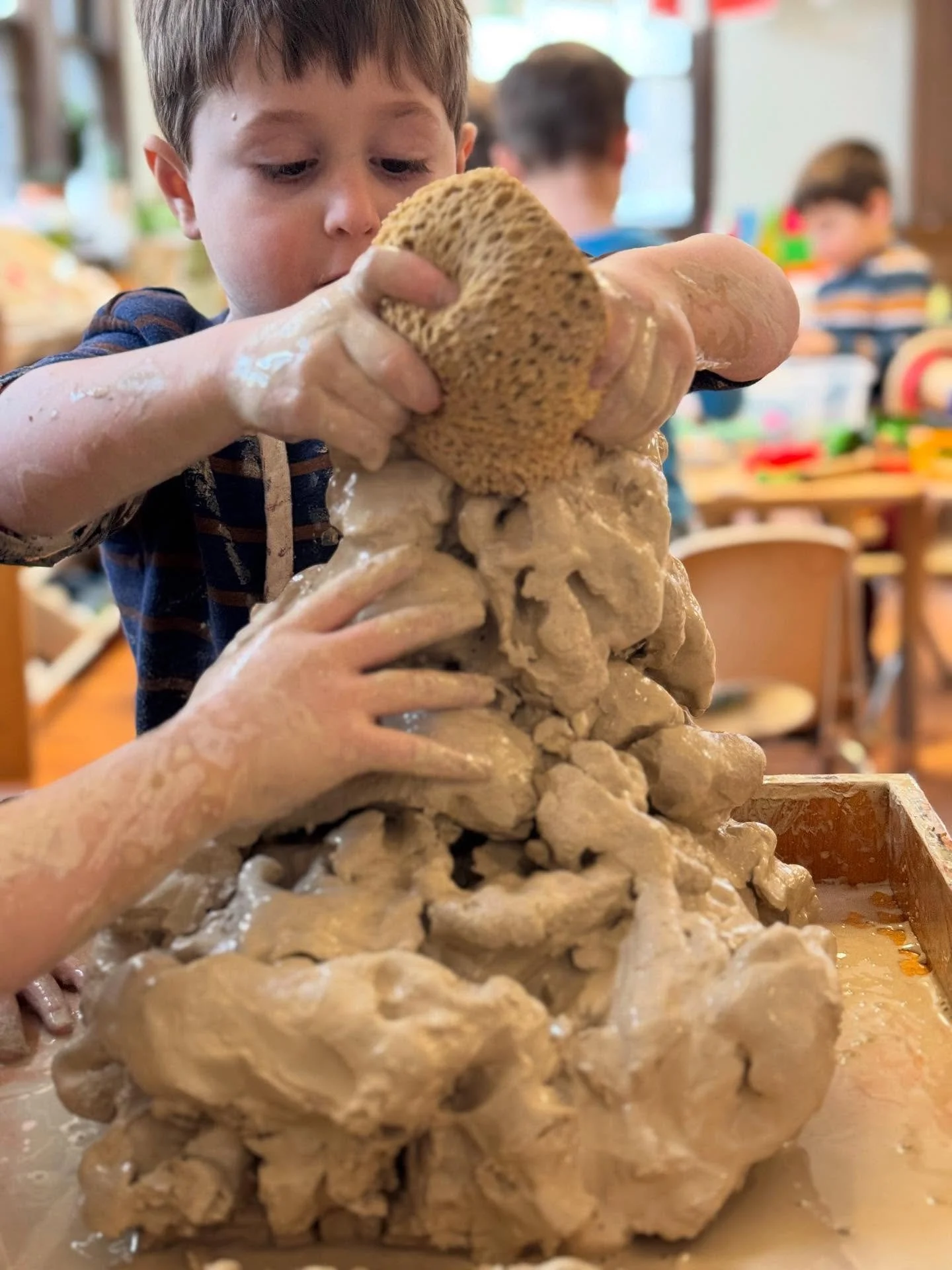The regulating power of clay! @wkdschool #southorangenj #maplewoodnj  #maplewoodvillage #westorangenj #brooklynparents #parkslopeparents #parkslopebrooklyn #irvingtonnj #montclairnj