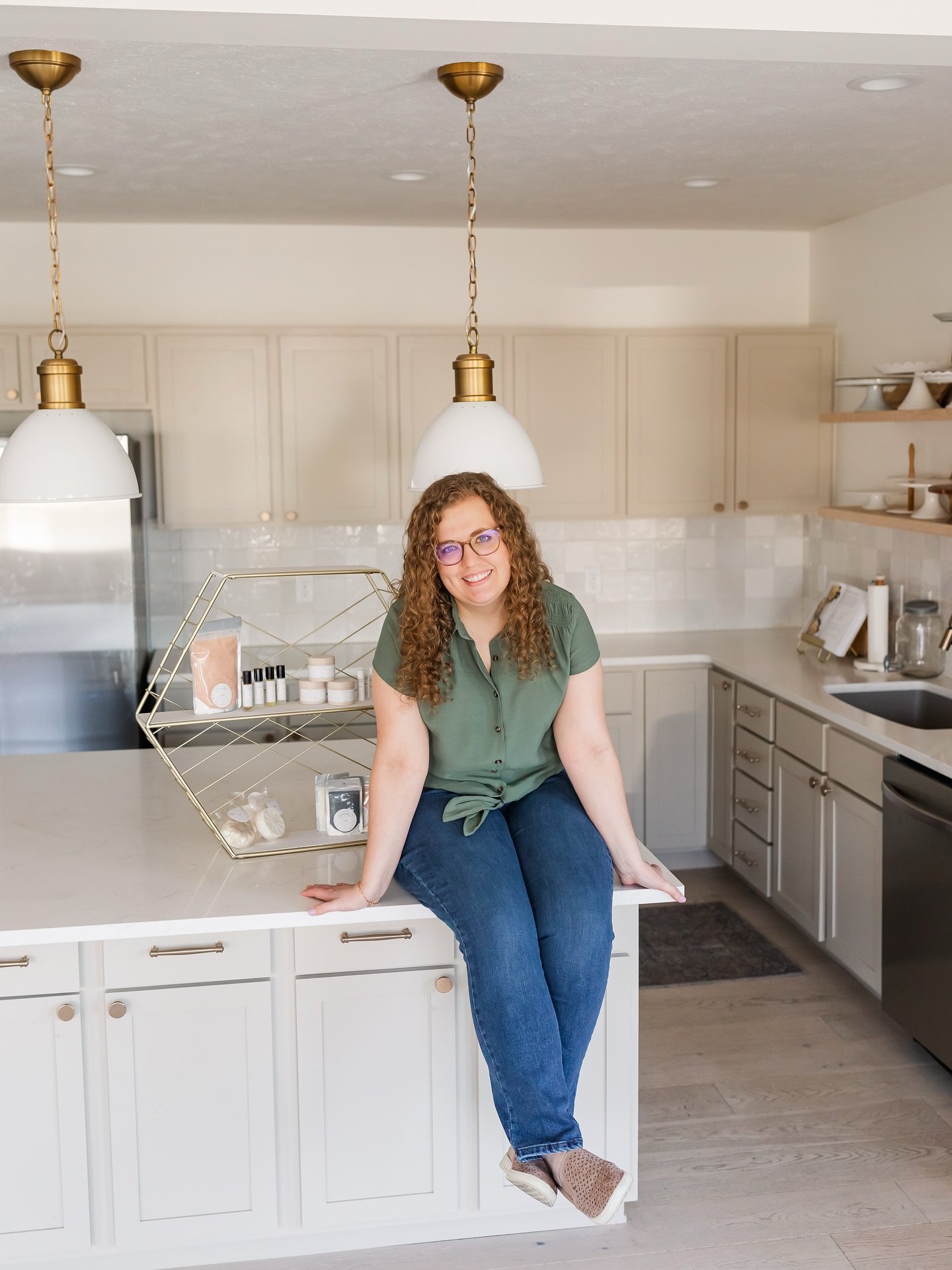 β¨ Reintroducing Reflect Light Company β¨
It’s definitely time for a proper introduction! First, thank you to my longtime followers and all the new faces who have recently joined—I’m so glad you’re here! π«ΆπΌ
I’m Amy, th