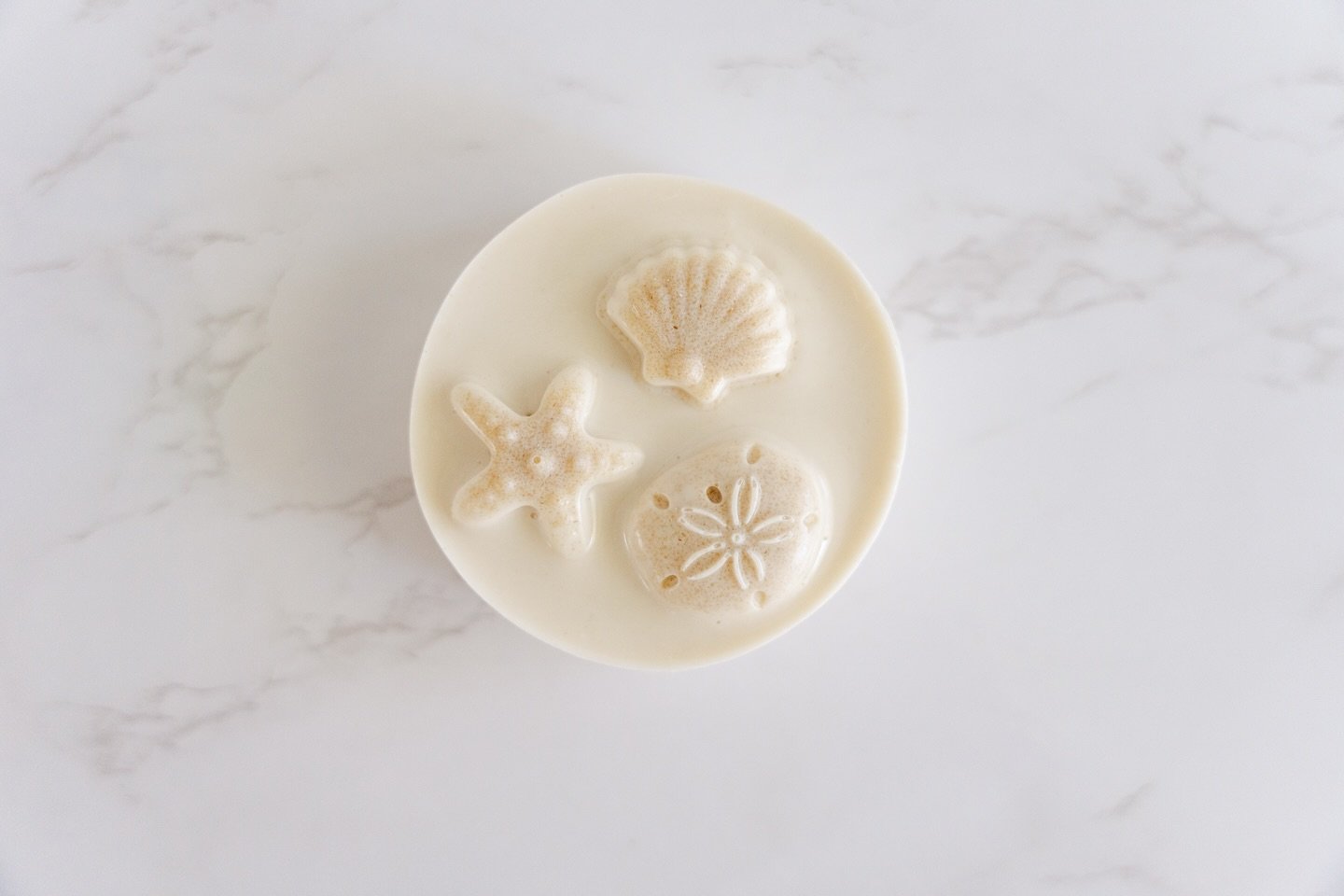 Happy first day of Summer! βοΈ
Our Summer Collection is brimming with fresh and fruity vibes! π
This collection highlights the unique scents of Summer! βοΈππ
With a zesty twist our Sunkissed Citrus is bursting with joy! βοΈ
Dreaming of a vacation