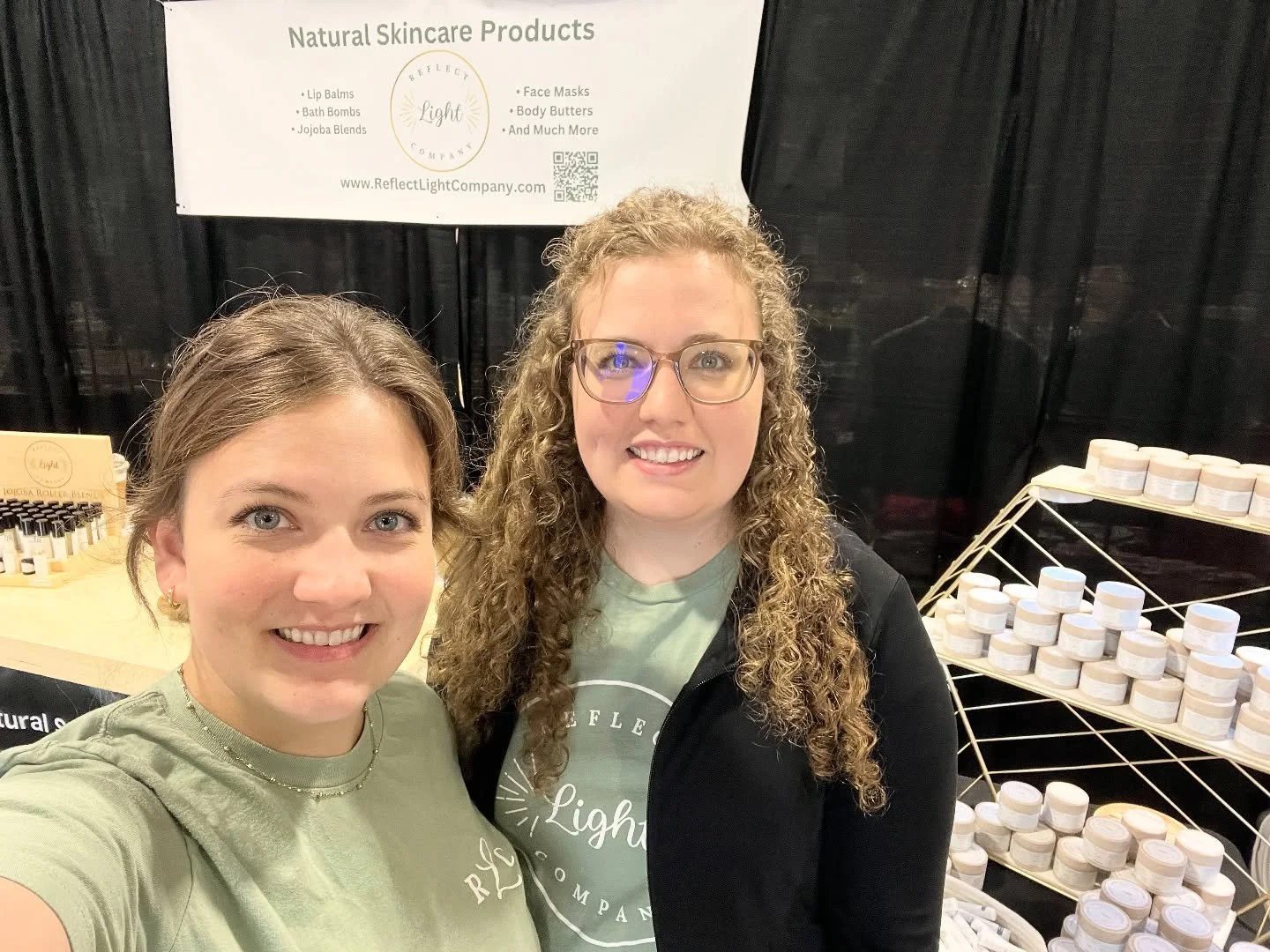 @barnfestival day 3!! ππ»
Beautiful Sunday morning! ππ»
We have a special Gift Bag Deal for you today, limited supply available. We can’t wait to see you guys! π«Άπ»
.
.
.
#reflectlightcompany #rlc #naturalskincare #barnfestival #fallfestiv