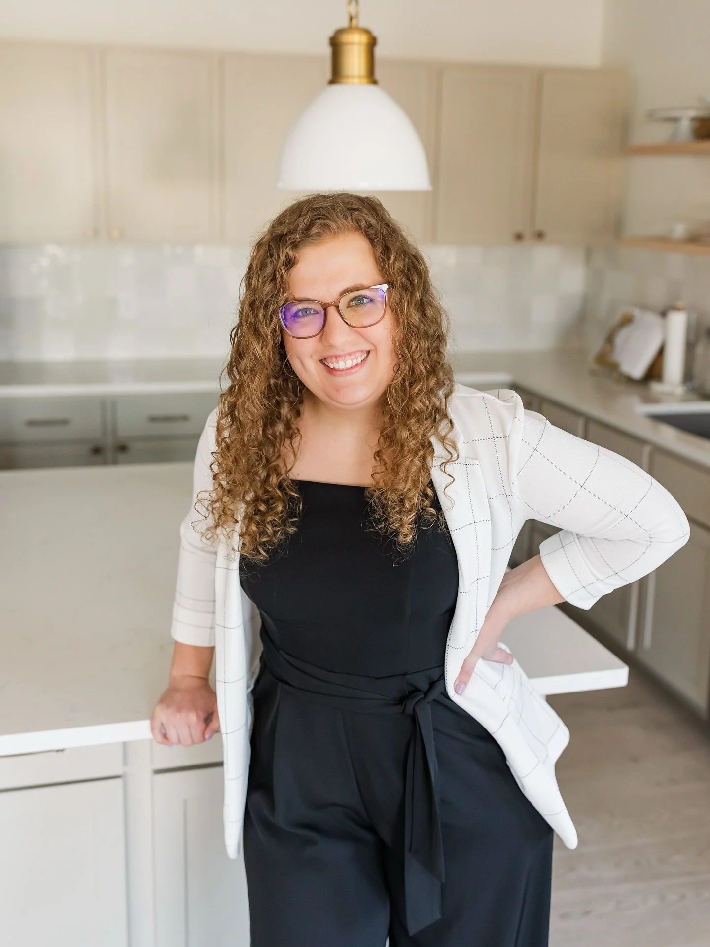 Meet the Maker ✨

With so many new friends joining the Reflect Light Company family, I thought it was the perfect time to reintroduce myself! 😊

I&rsquo;m Amy! 🤍 I love chais/lattes ☕️, emojis 🥳, and an extremely wide range of music &mdash; from C