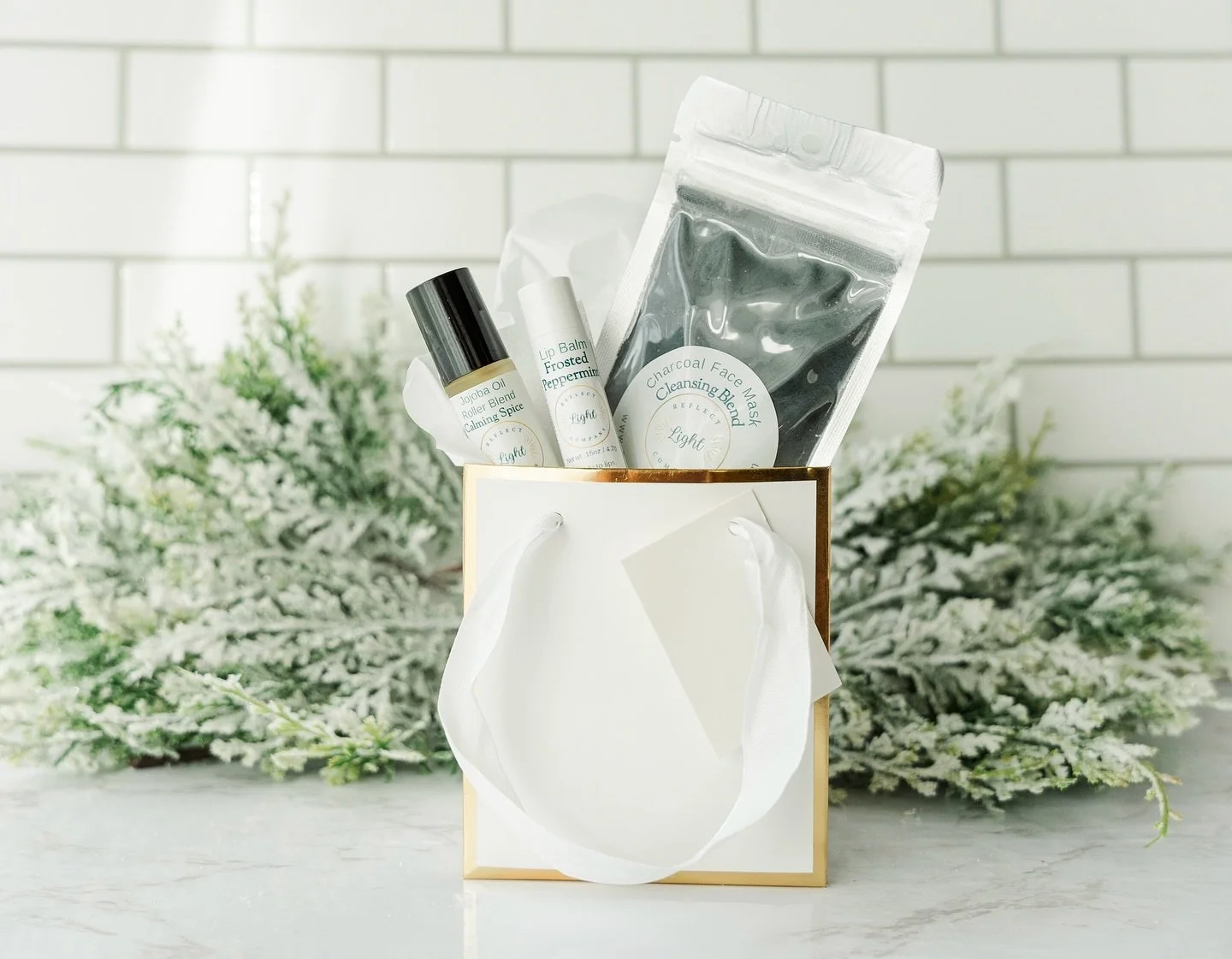 ✨ Coming soon! ✨
Can you believe Thanksgiving is just 2 weeks away?!🦃
And Christmas&hellip; only 6!🎄
We&rsquo;re putting together two special gifting options we can&rsquo;t wait to share! 🎁
Should we drop them soon?? 😍
.
.
.
#reflectlightcompany 