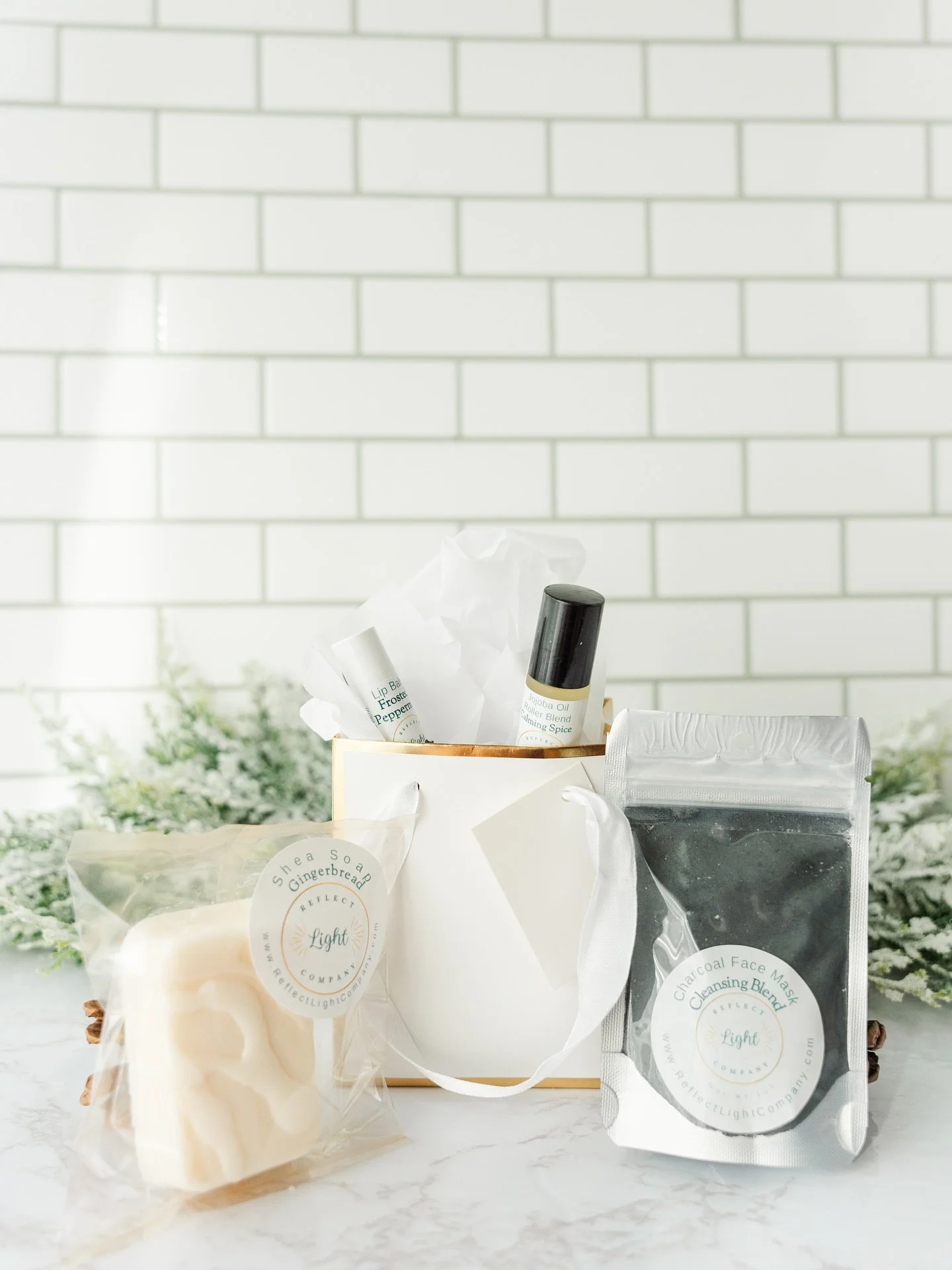 ✨Radiant Moments Gift Bundles are now available online! ✨

Find them in our Winter Collection tab! ❄️

Perfect, luxurious grab-and-go gifts for teachers, friends, sisters, mothers, and grandmothers! 🎁🎄

Each bundle has a unique seasonal scent selec
