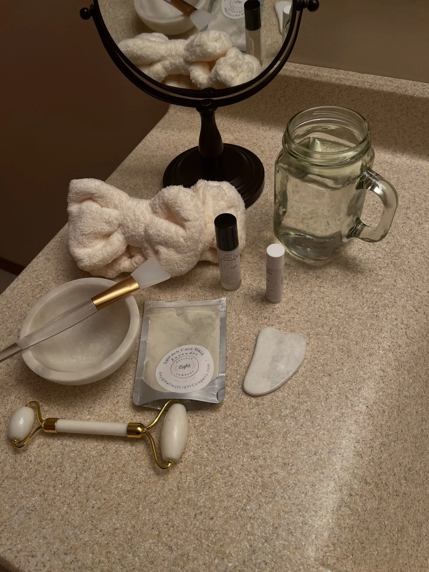 Awwww 🥰
There is something so special about a good facial! ✨
My face feels detoxed, renewed, and calm even with the rosy red cheeks. ☺️
Tonight I chose to cleanse with lavender Shea Soap, used the Spinach facial scented lavender and followed up with