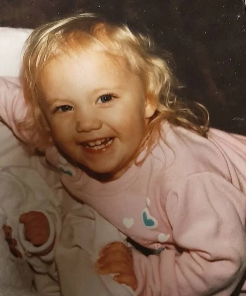 This is the girl who makes your skincare, emails you updates, and carefully packs every order. 🤍

.
.
.
#reflectlightcompany #rlc #naturalskincare #smallbusinessowner #smallbusinessbigdreams