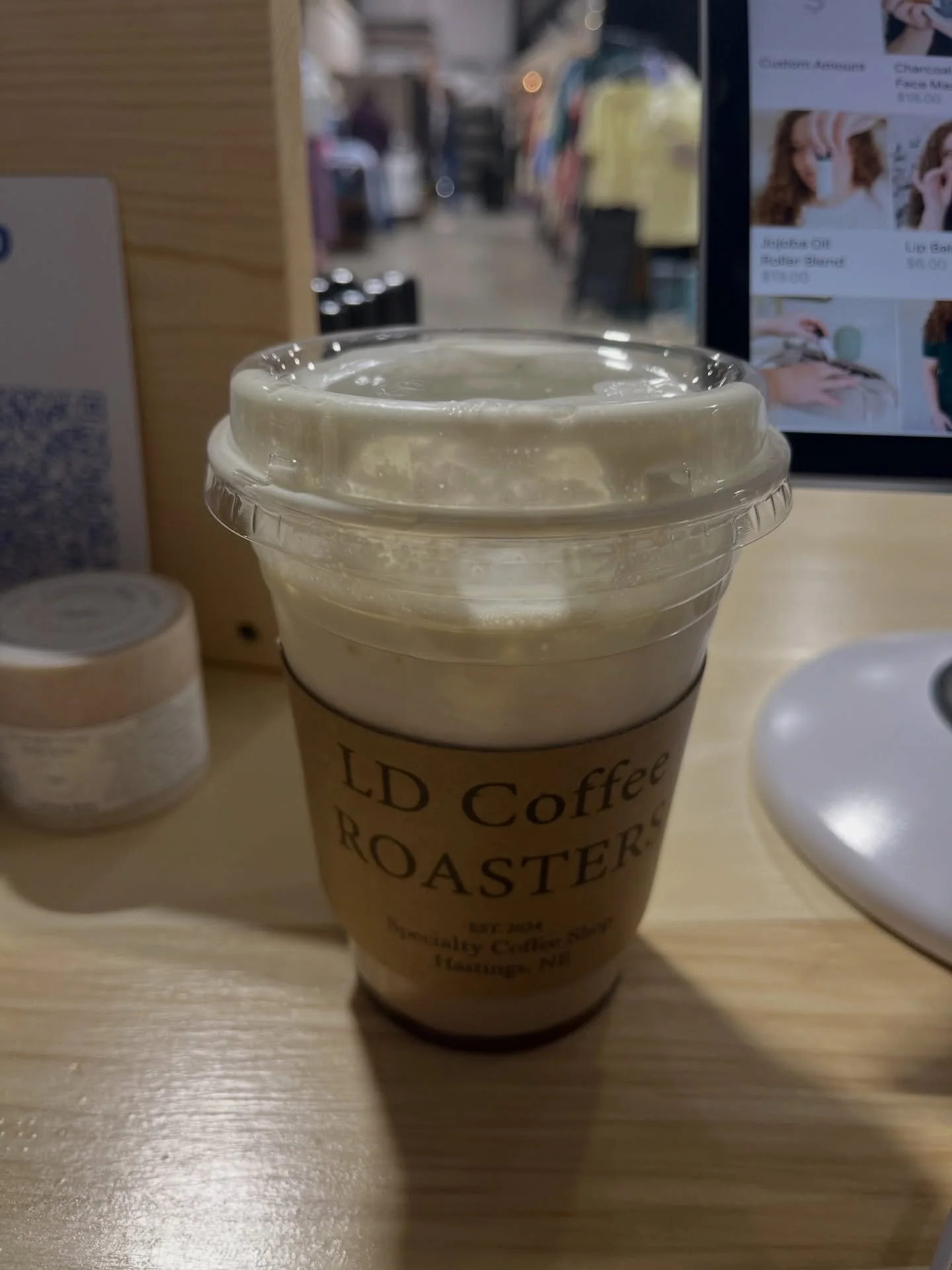 When you head out to the @barnfestival you should definitely get a @lenoirdimbayacoffee it&rsquo;s so good, this might just be my second coffee today 😅👏🏻 and the cold foam 👌🏻