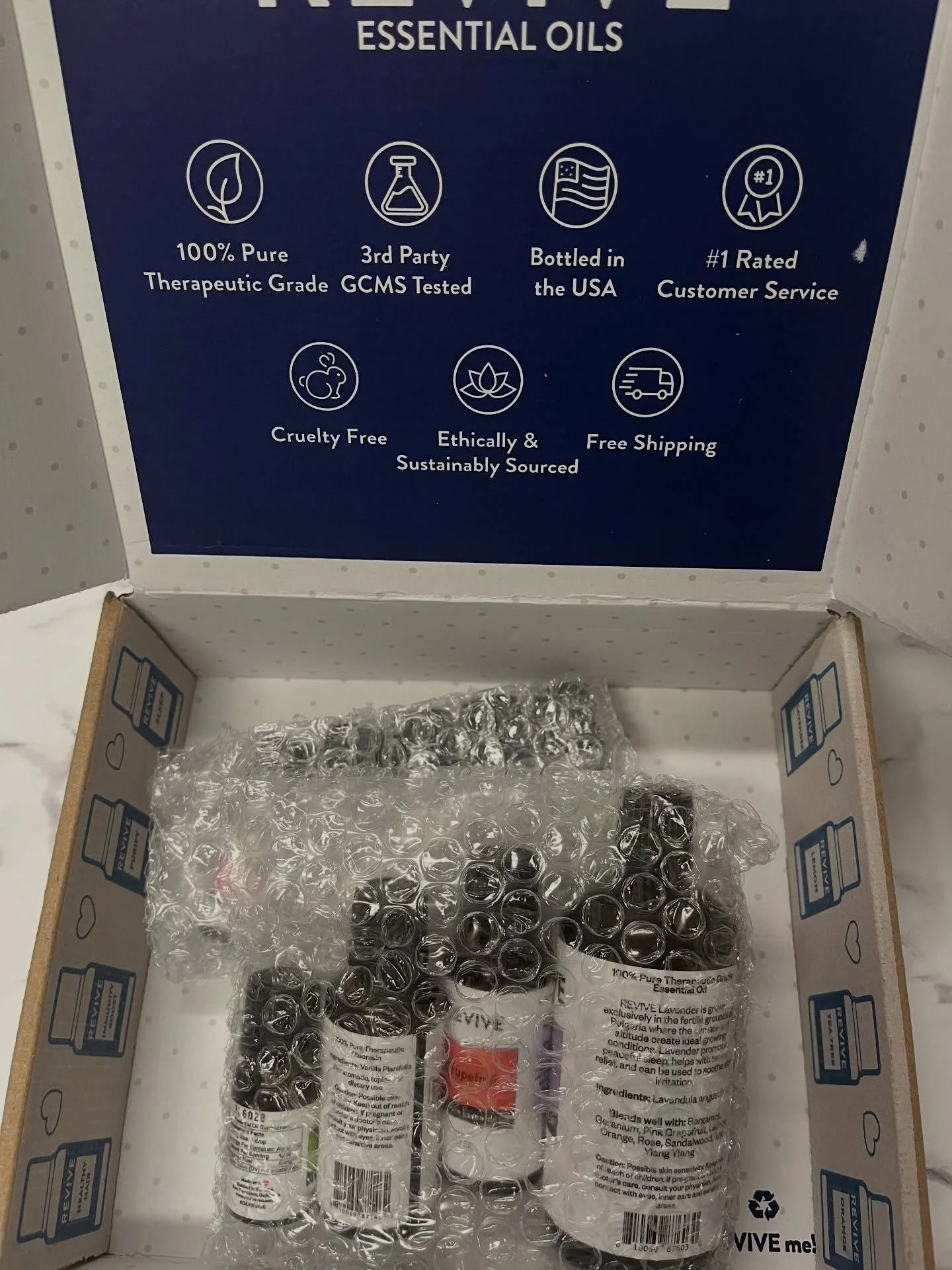 A mini essential oil restock just came in ✨ Always one of my favorite parts of creating for Reflect Light Company.

Behind every product is a whole lot of ingredient restocking and choosing ingredients I truly trust ✨
Pure essential oils for the win 