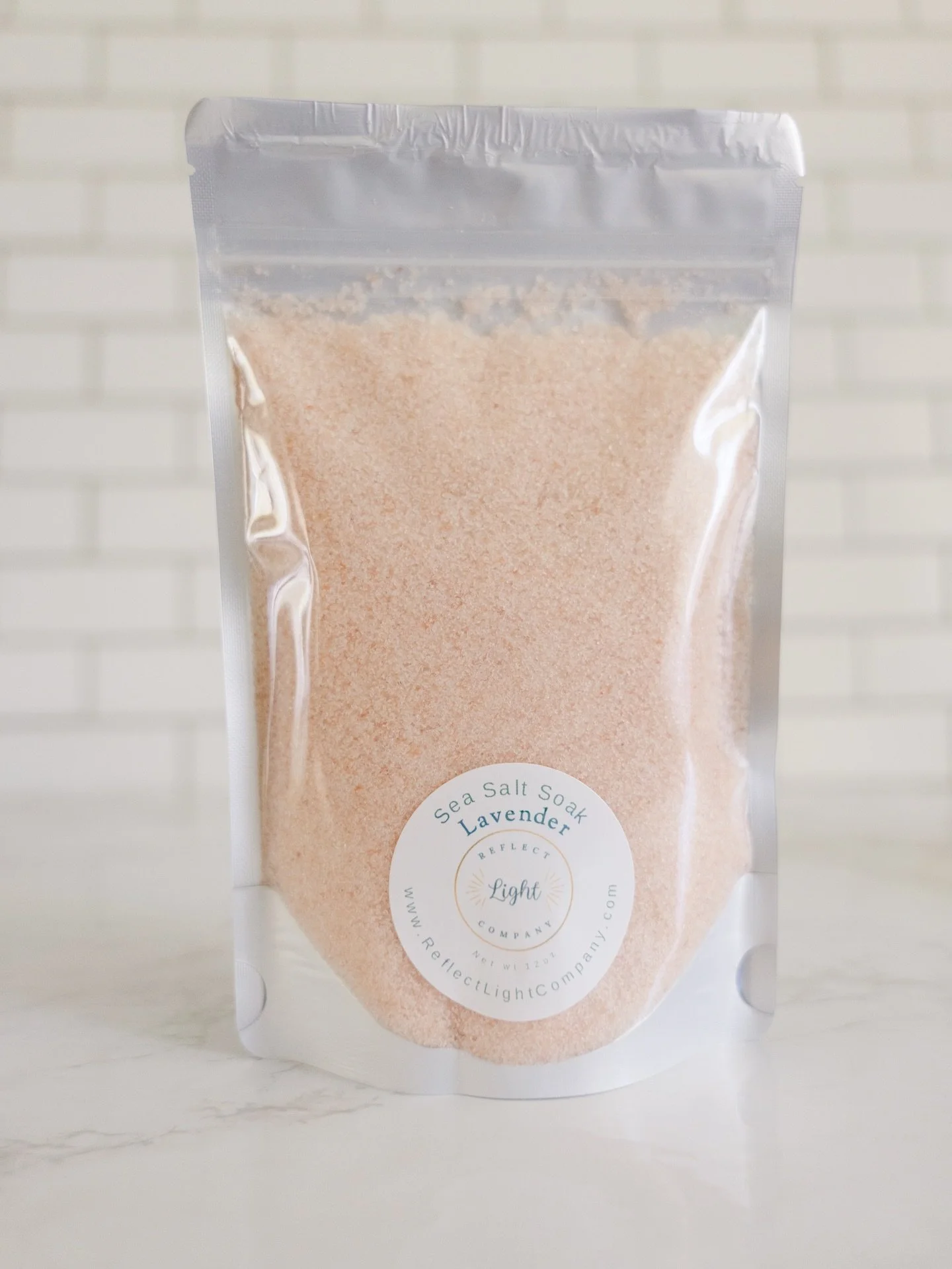 Need a gentle reset? ✨

These Sea Salts are the perfect way to unwind and give your skin a botanical reset. Mineral-rich salts help relax the body and support soft, comfortable skin, while a touch of jojoba oil keeps things balanced and nourishing.

