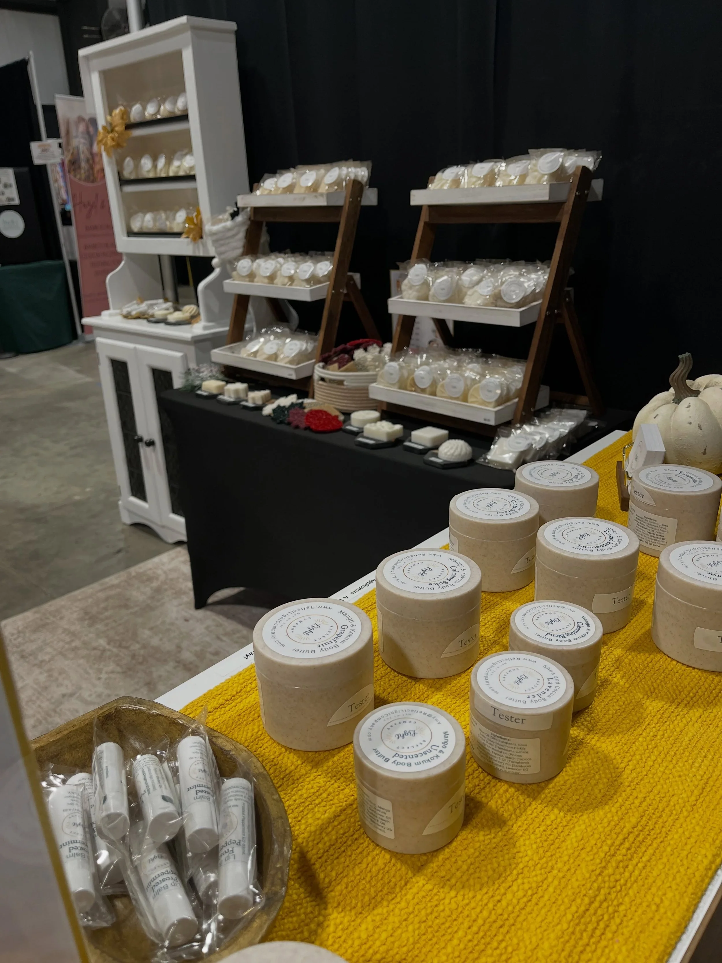 @barnfestival today until 6pm Saturday 10-6 and Sunday 10-5! 🍁🤍