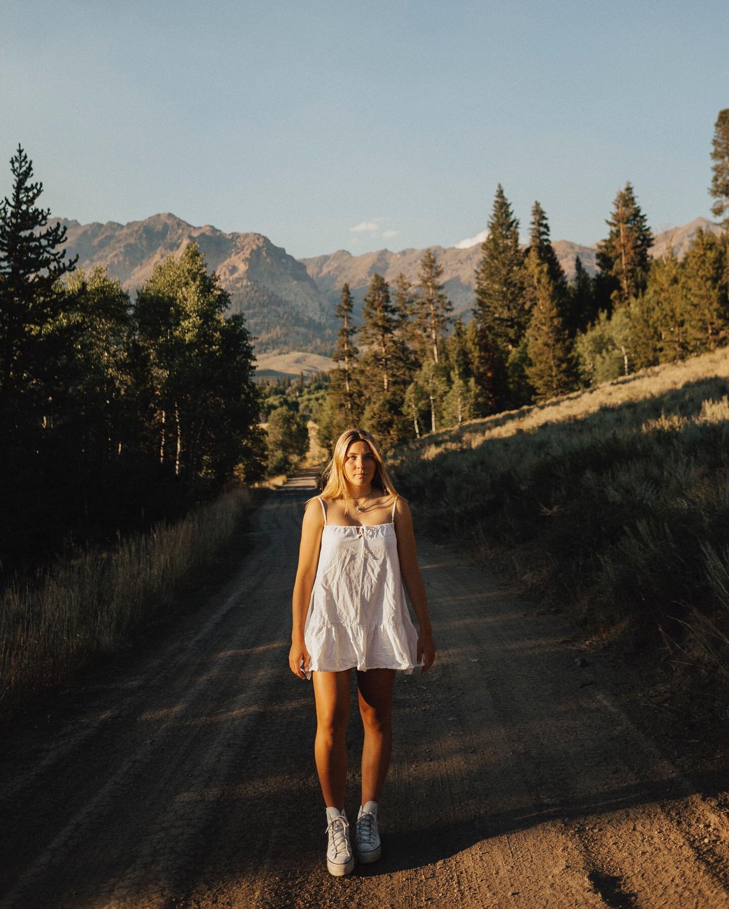 Planning out some summer travel and Idaho&rsquo;s definitely on the list ⛰️ #classof2024 #seniorphotos