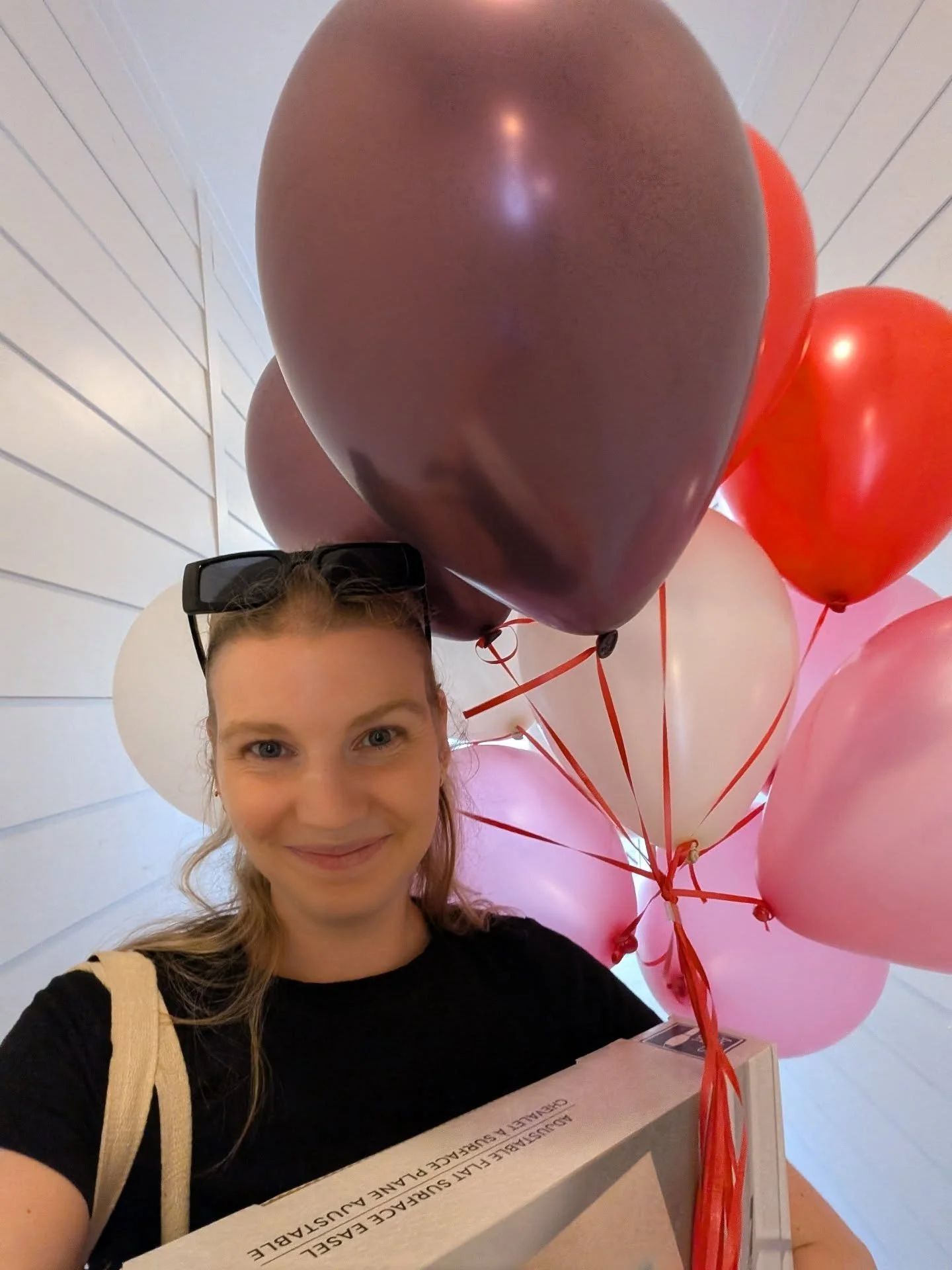 Behind the scenes of my latest photo shoot created for my artist residency done with the Kolaj Institute. The artist residency covers the intersection of photography in collage. After weeks of planning, trial and error, I'm excited to say this shoot