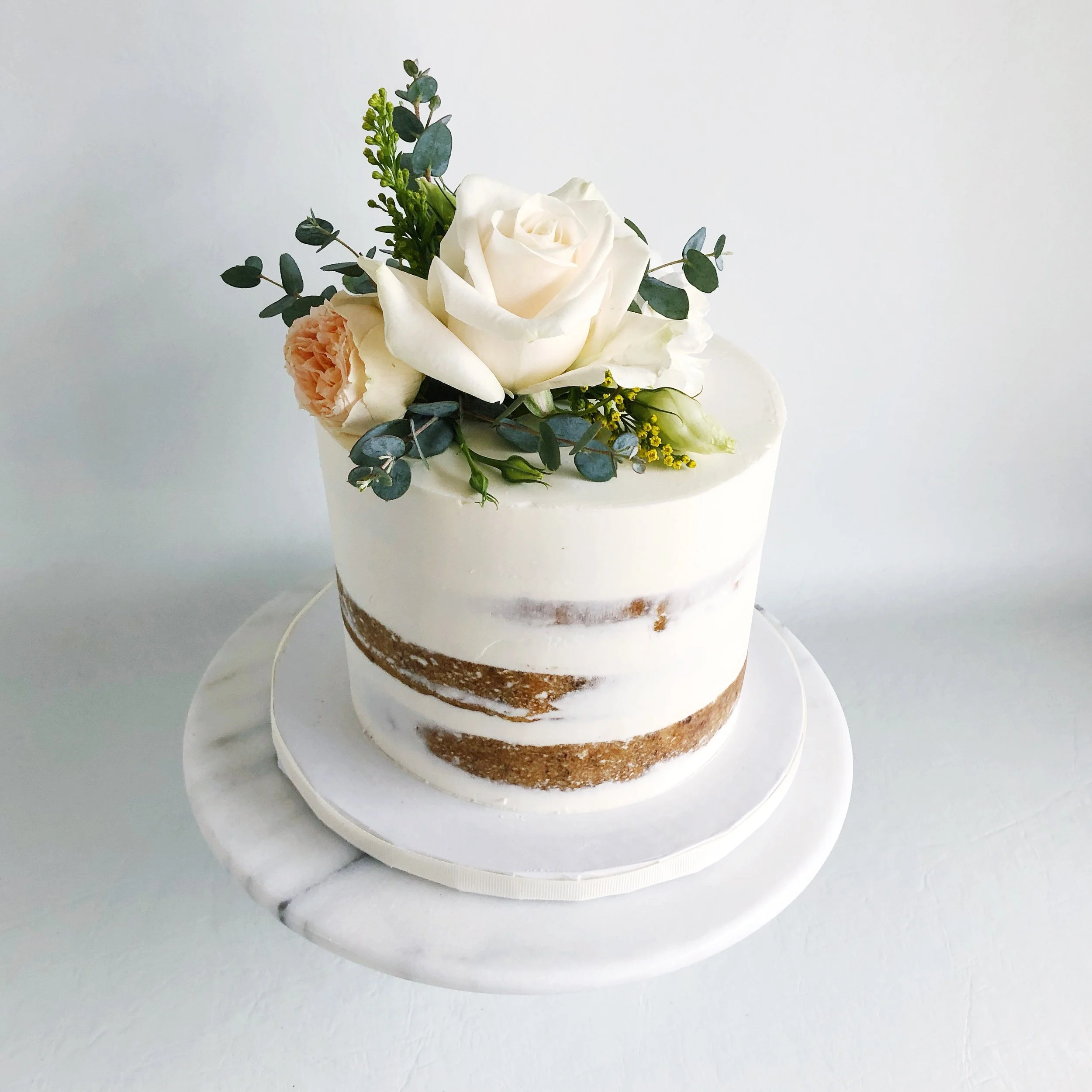 Semi-naked design with fresh flowers