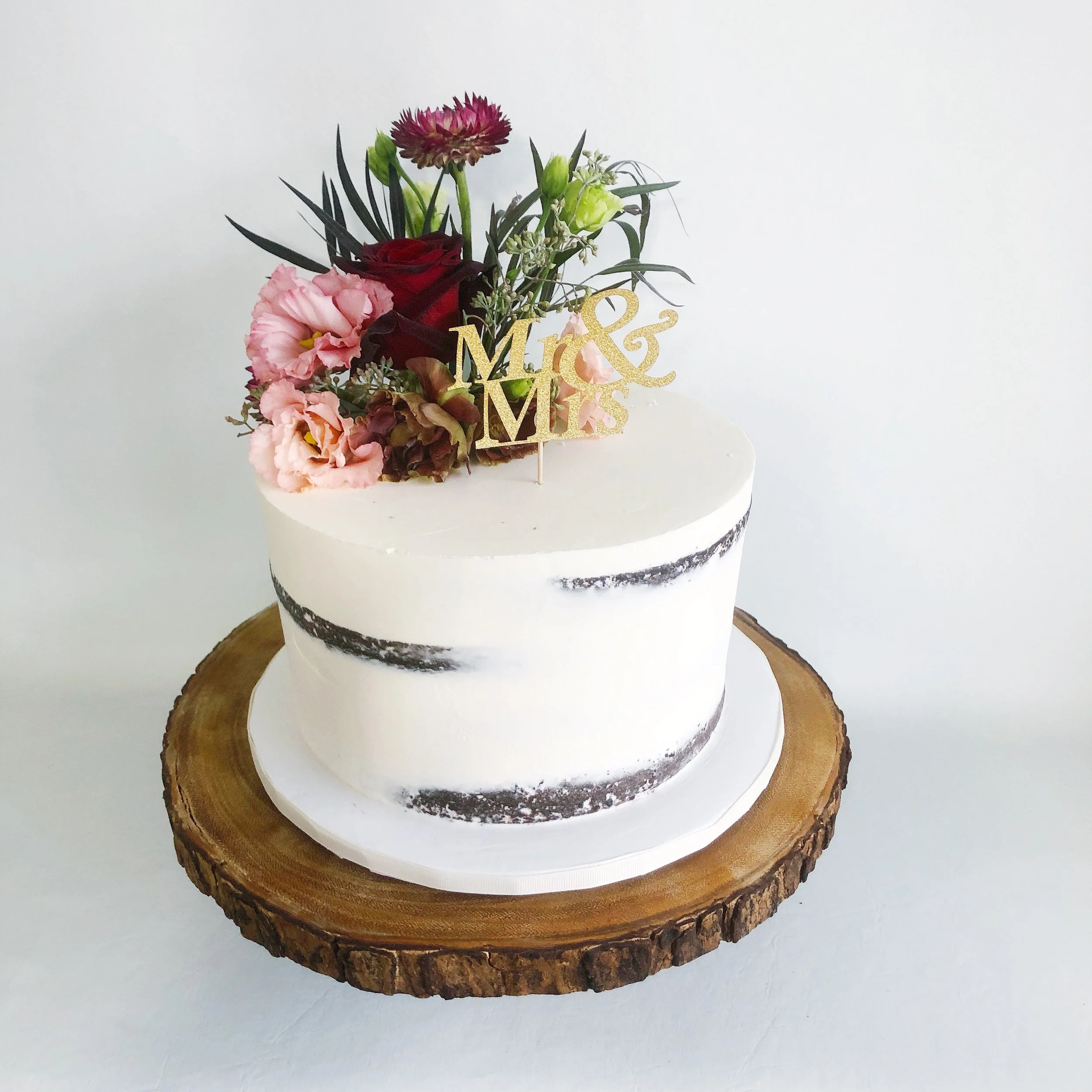 Semi-naked design with fresh flowers