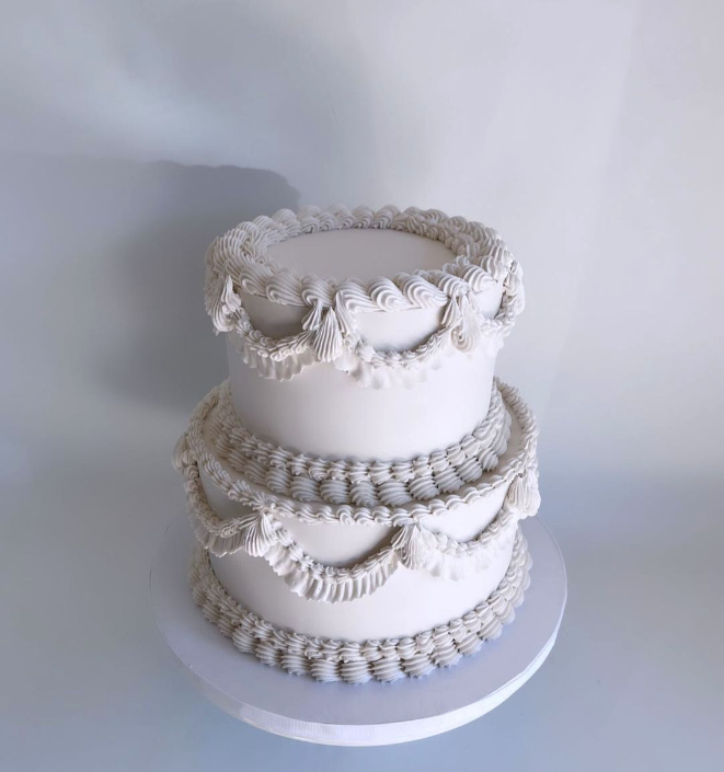 Vintage piped buttercream design