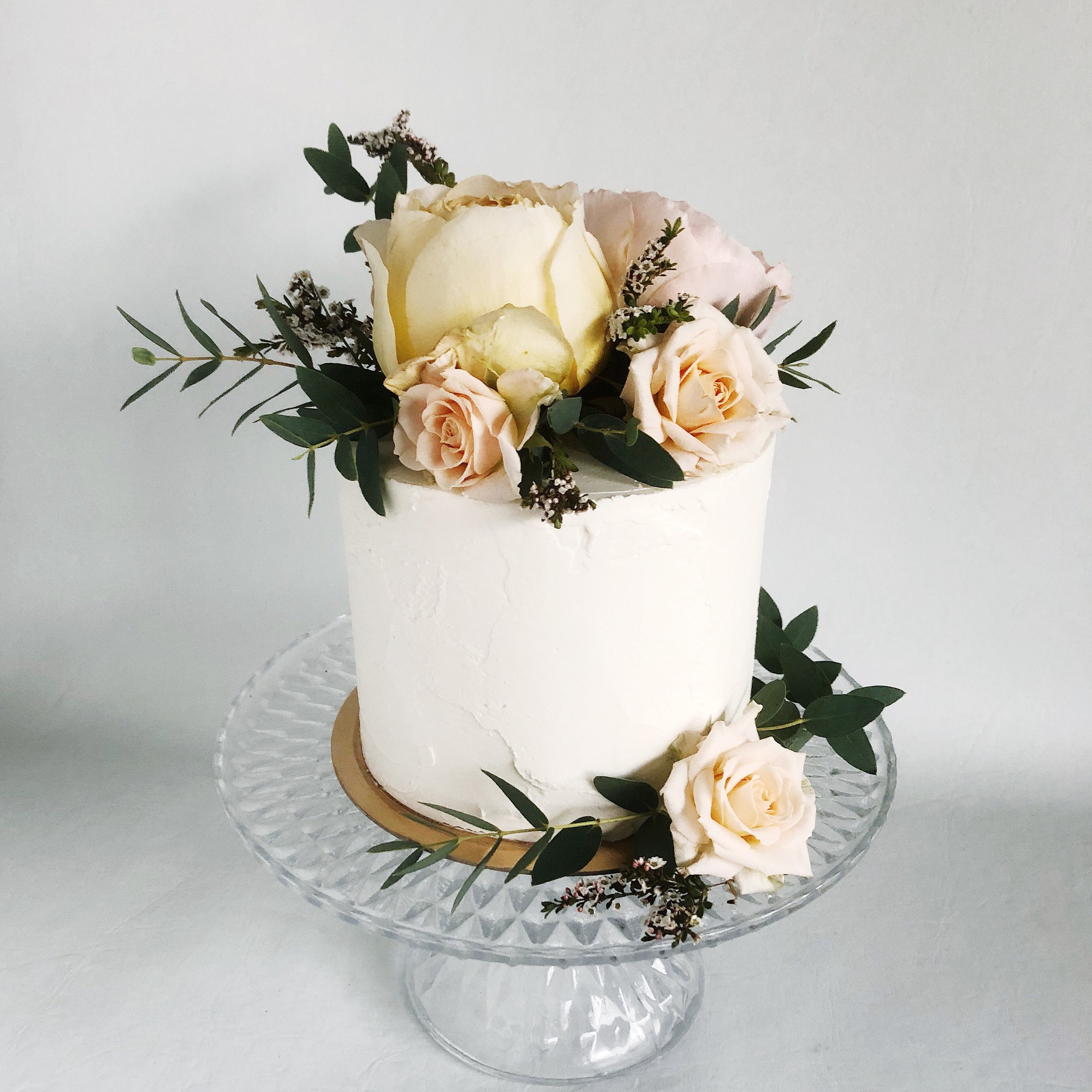 Soft textured design with fresh flowers