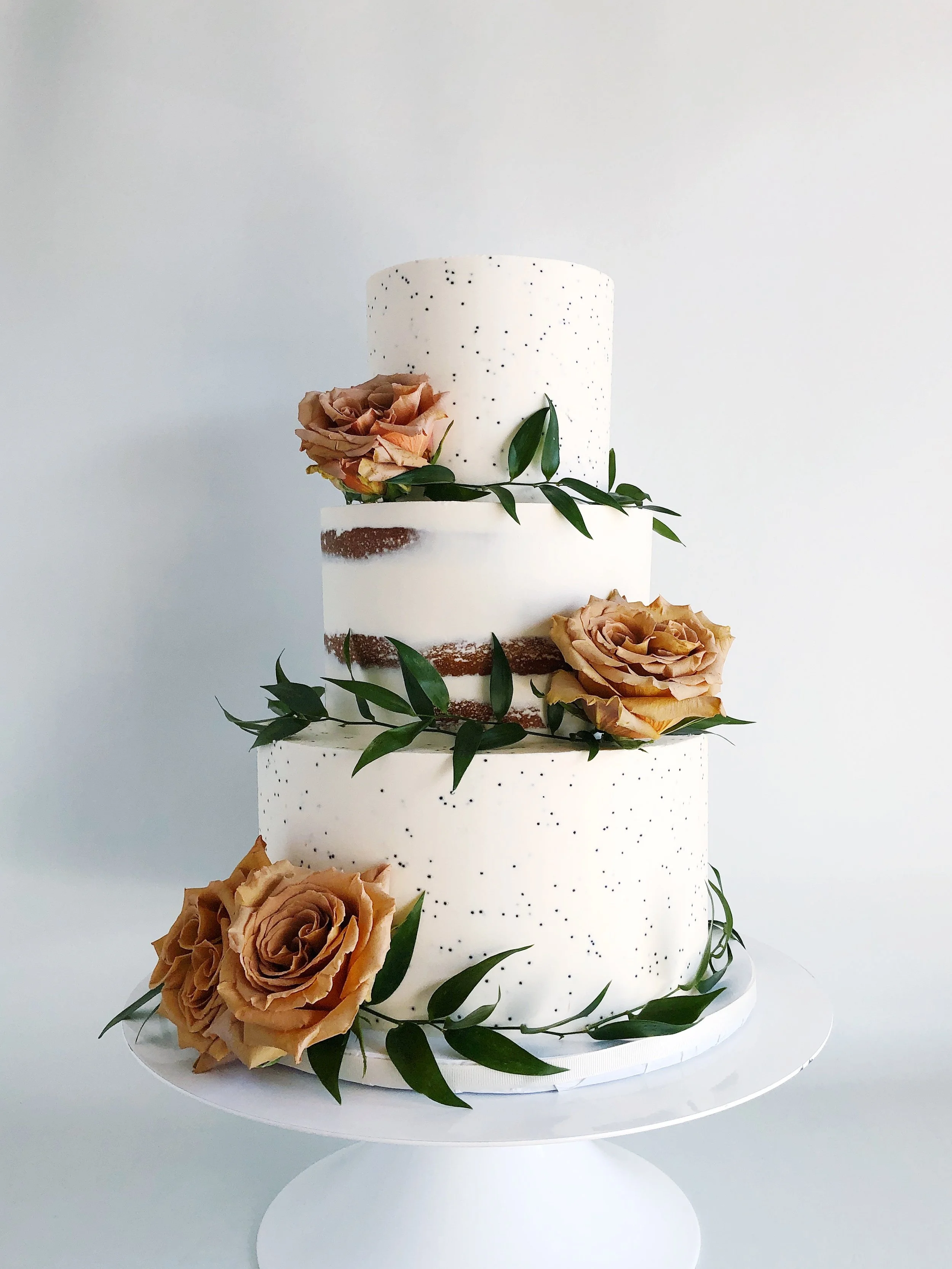 Black sprinkle design + semi-naked with fresh flowers