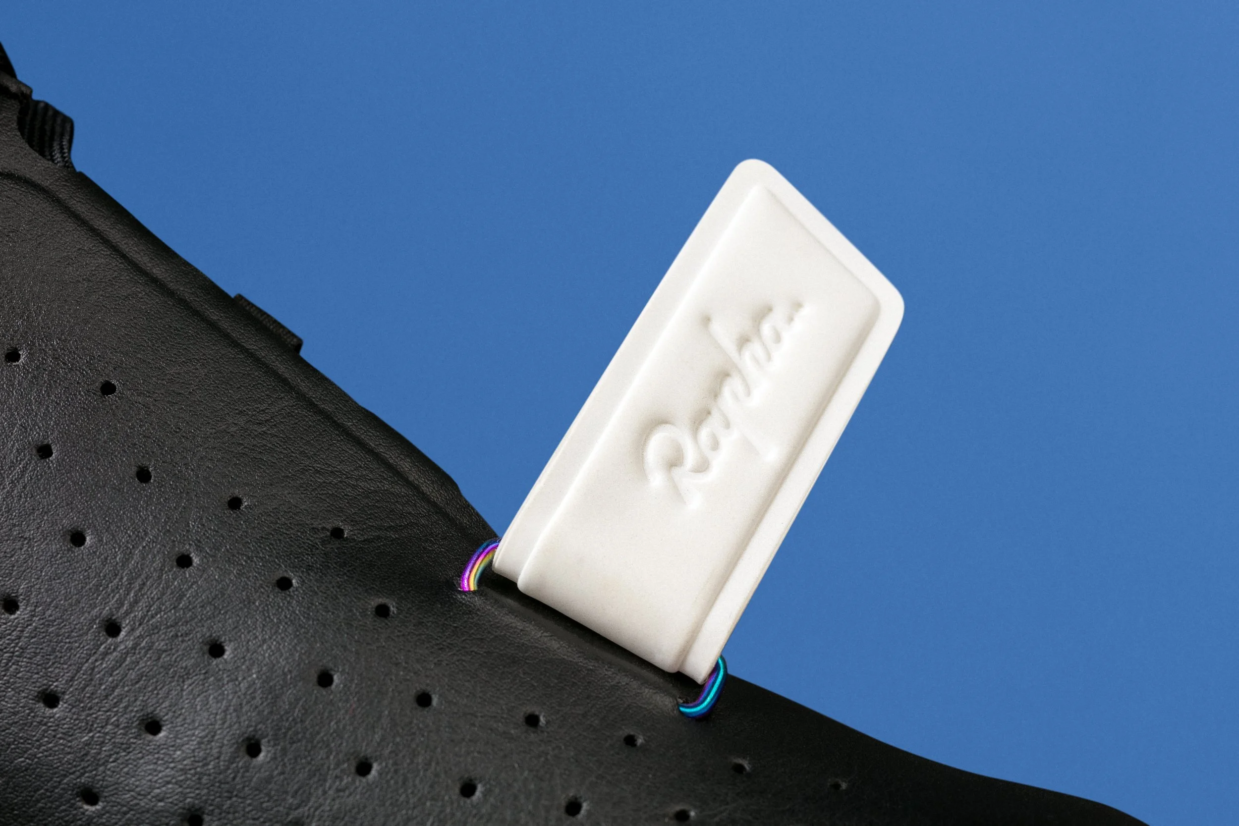 CLS01XX_BLK_H1-19_Classic Shoe_Black_MACRO_2-Blue.jpg