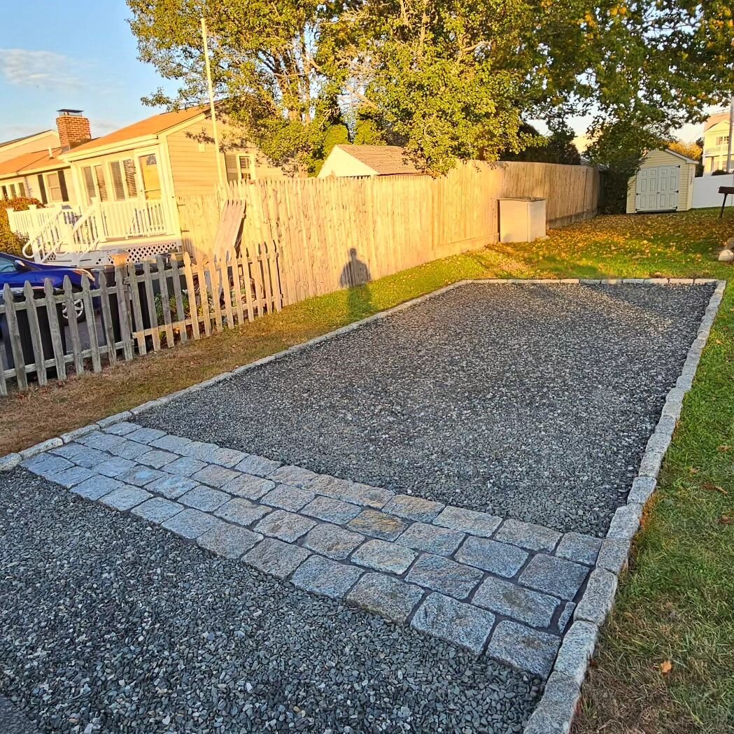 Nice fall day in #narragansett #rhodeisland island 🍂🍁 
Cobble stone edging and ribbon across with 3/4 in. blue stone.
.
.
.