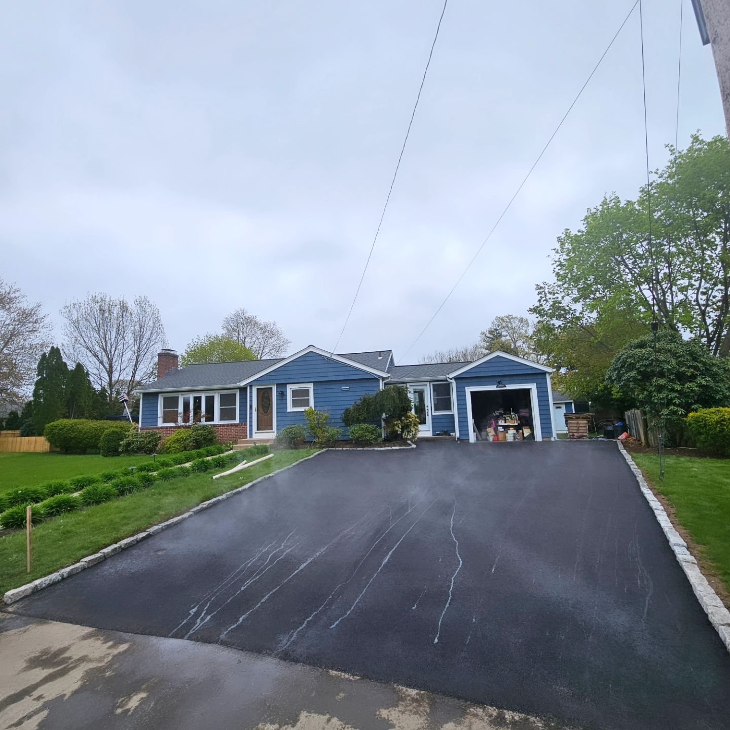 ⚠️ The Finnish Product on these two driveways done today Both ripped out and Repaved with CobbleStone edging 👍 
.
.
.
.
#tcopaving #pavingri #rhodeisland