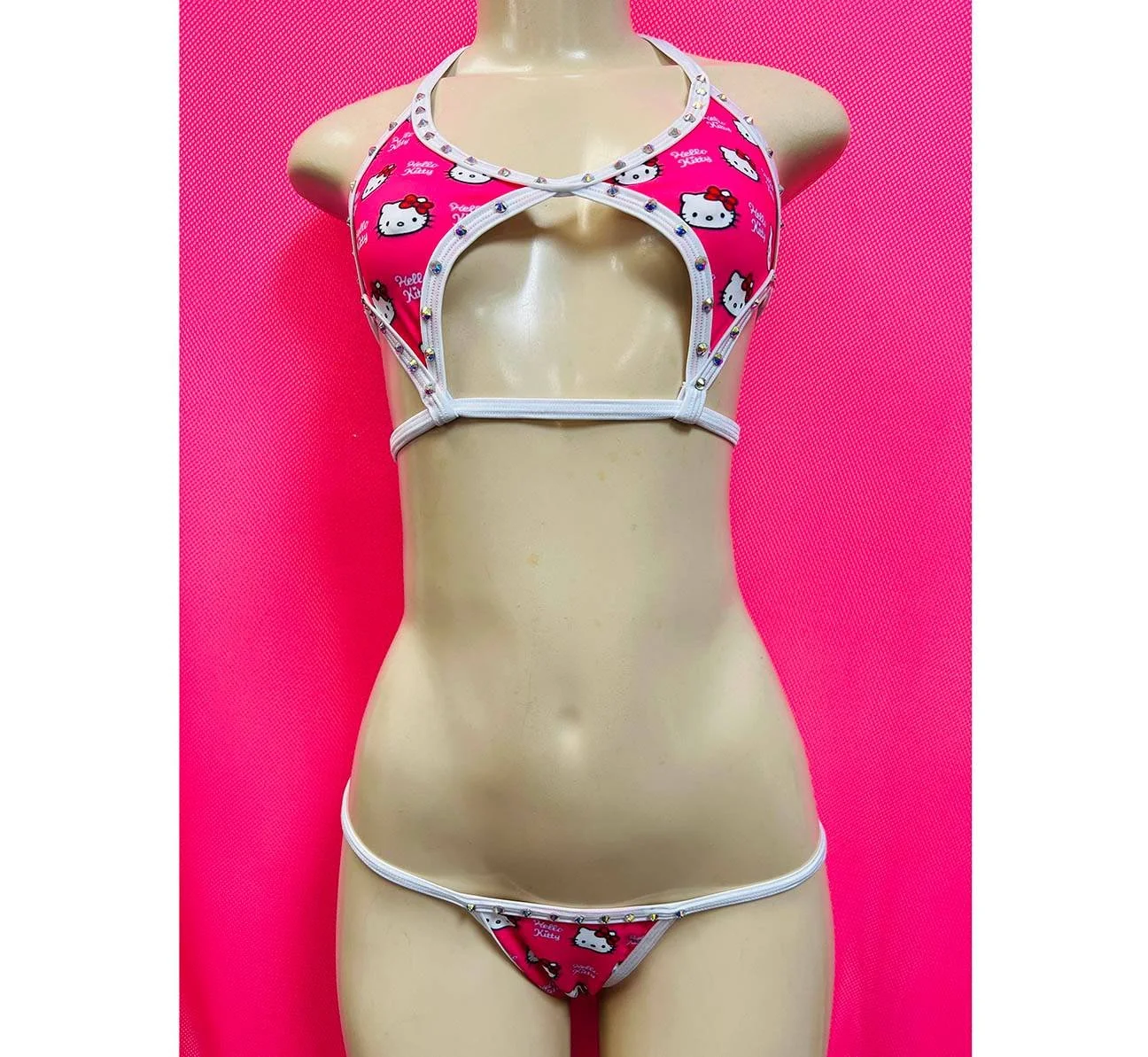 sexy hello kitty lingerie Hello Kitty Bra and Thong Set: Cute & Comfortable Lingerie main image 1