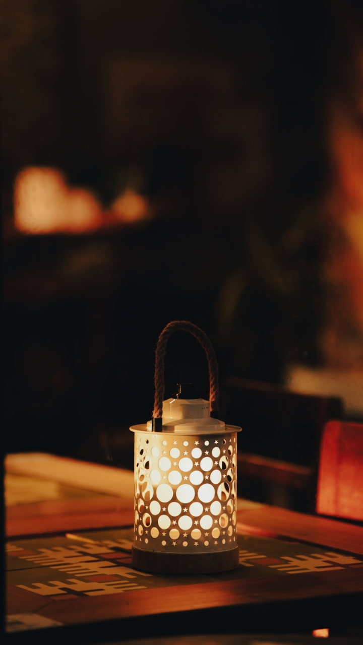 Ring_white_on table.png