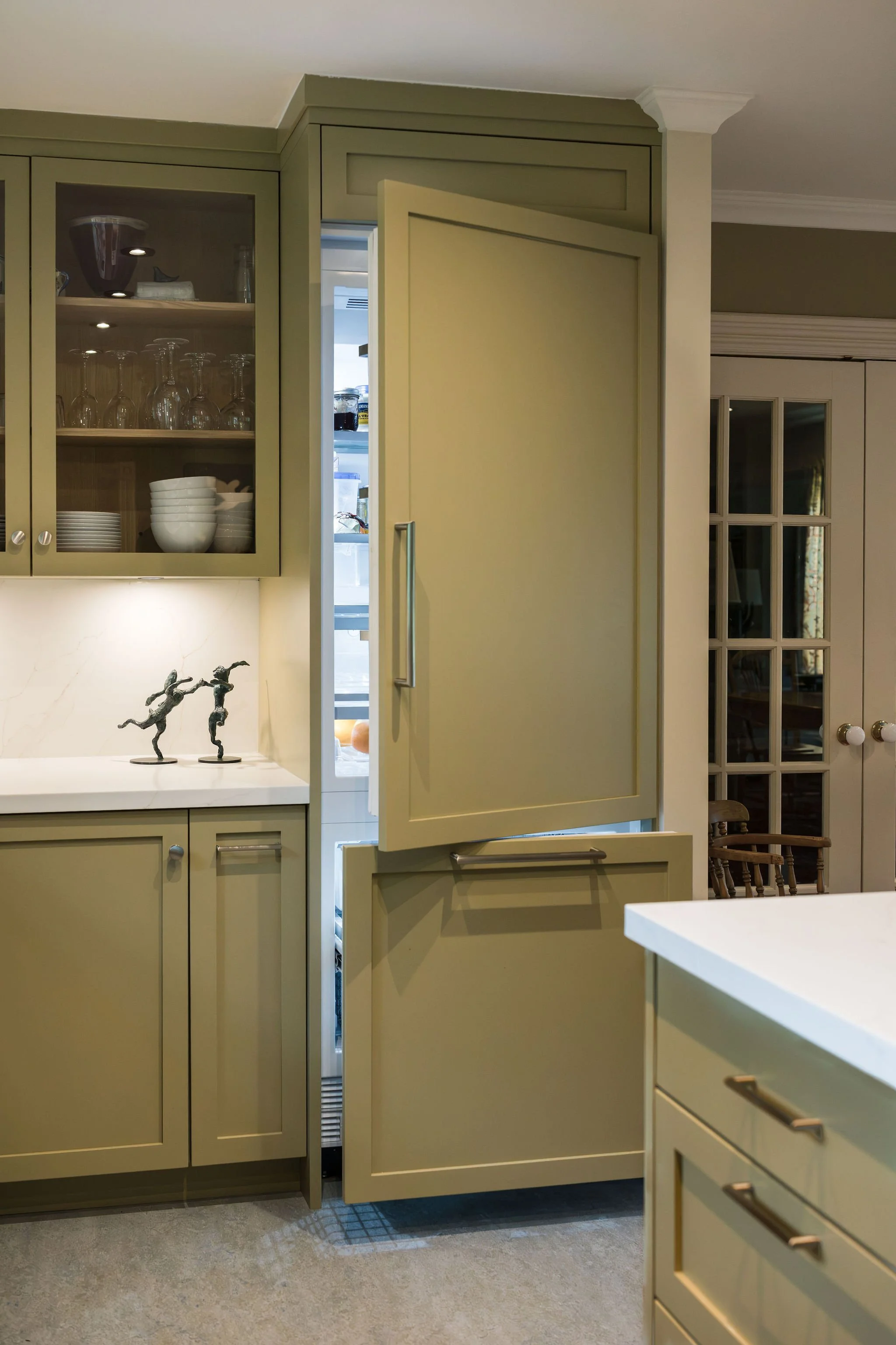  Kitchen, Storage, Built Ins, Integrated Appliances 