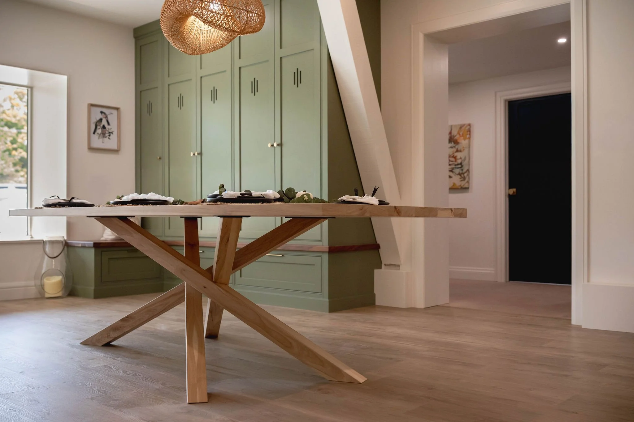  Built Ins, Tables 