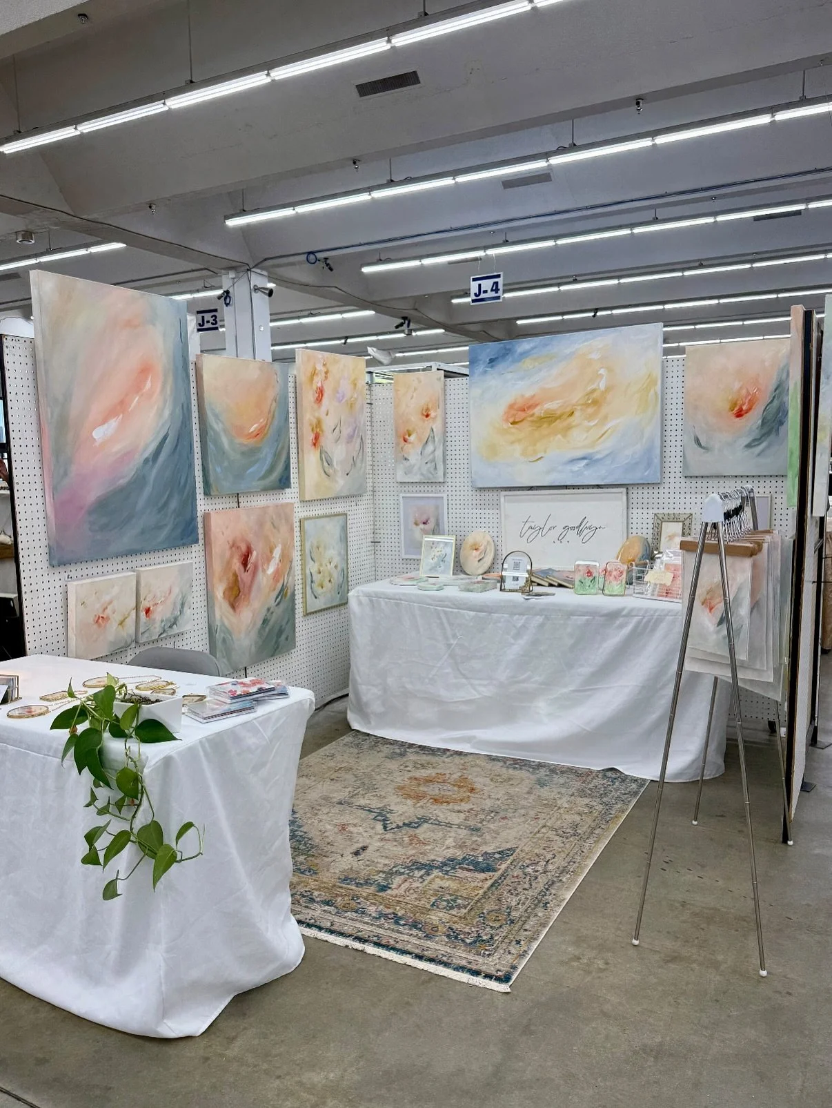 All set up at @scottantiquemarkets ✨ come see what&rsquo;s new or collect that piece you&rsquo;ve been eyeing

Thurs 10-5
Fri+Sat 9-6