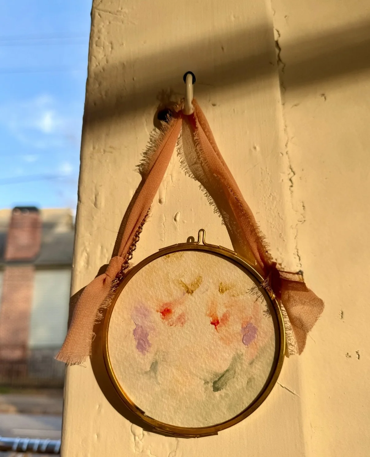 Reminder - if you got a framed original ornament this year, don&rsquo;t pack it away in your holiday bins - reuse it as little hanging art pieces✨

Add to a gallery wall or to random nooks and crannies throughout your home to add a little color and g