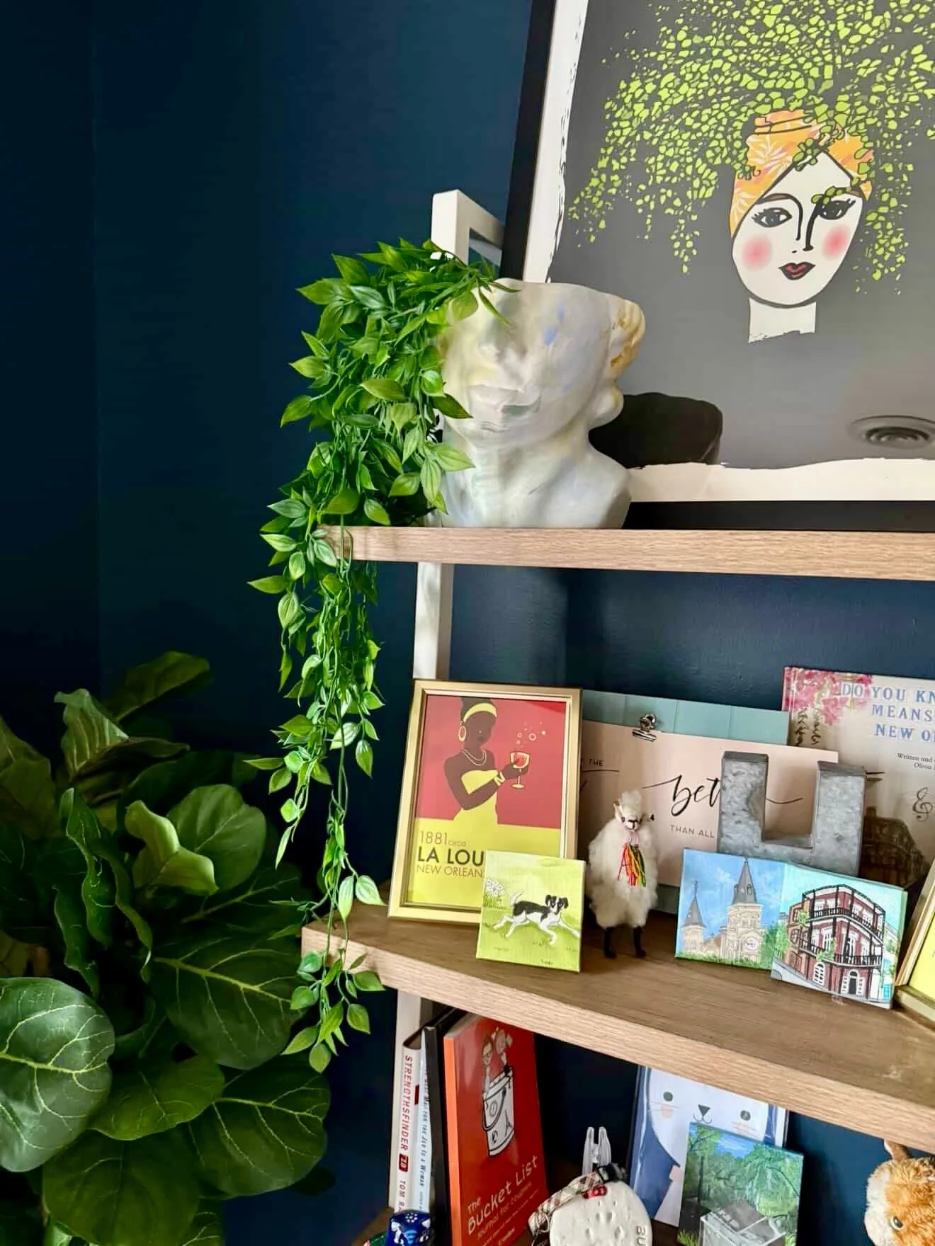 Valentine Vases out in the wild 🍃

Love love love seeing how yall are styling your new vases. It honestly makes me emotional every time because it truly feels like when someone chooses a piece, it was meant for them and when it looks THIS good in th