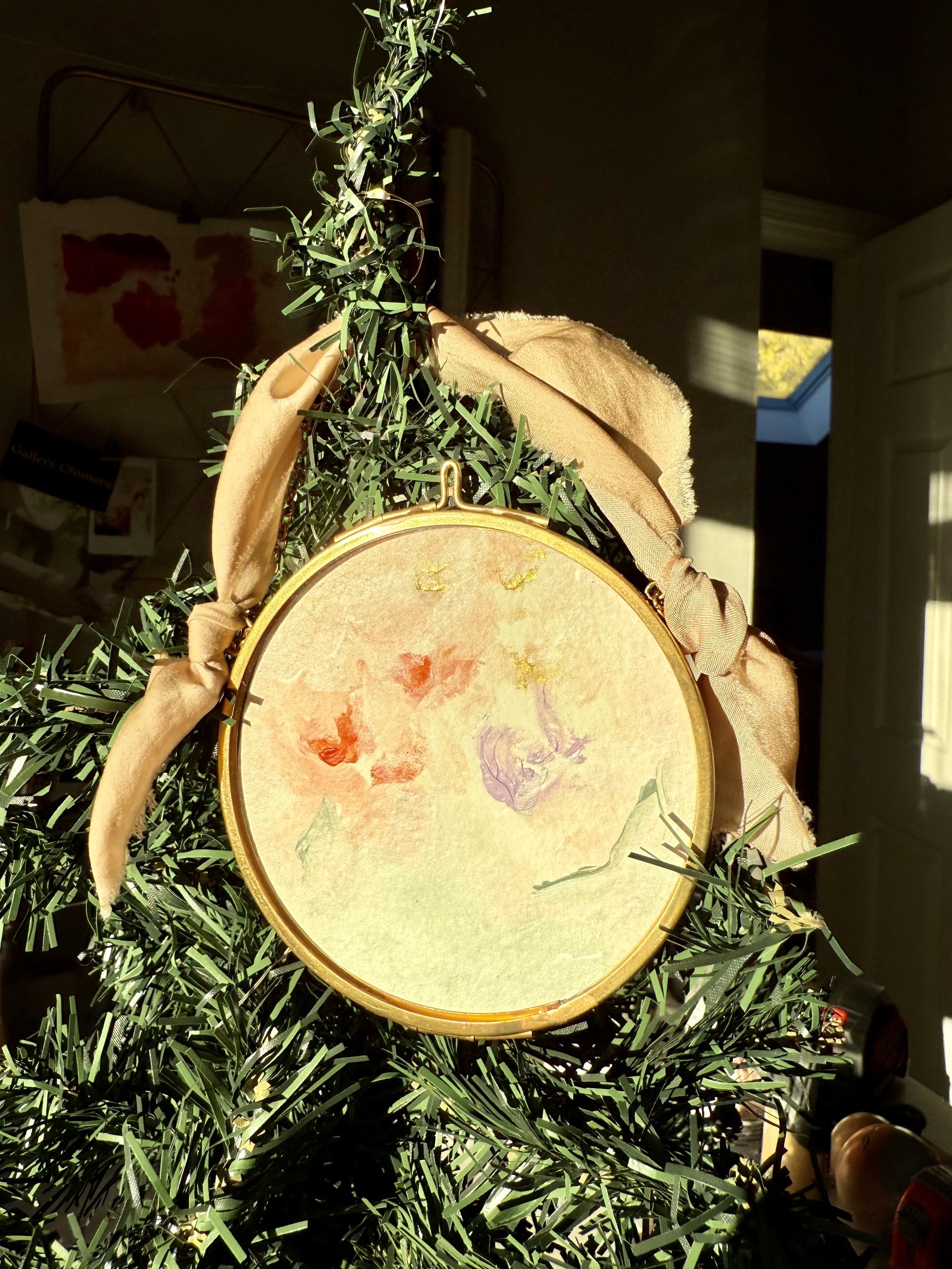 ornament circle 2.jpg