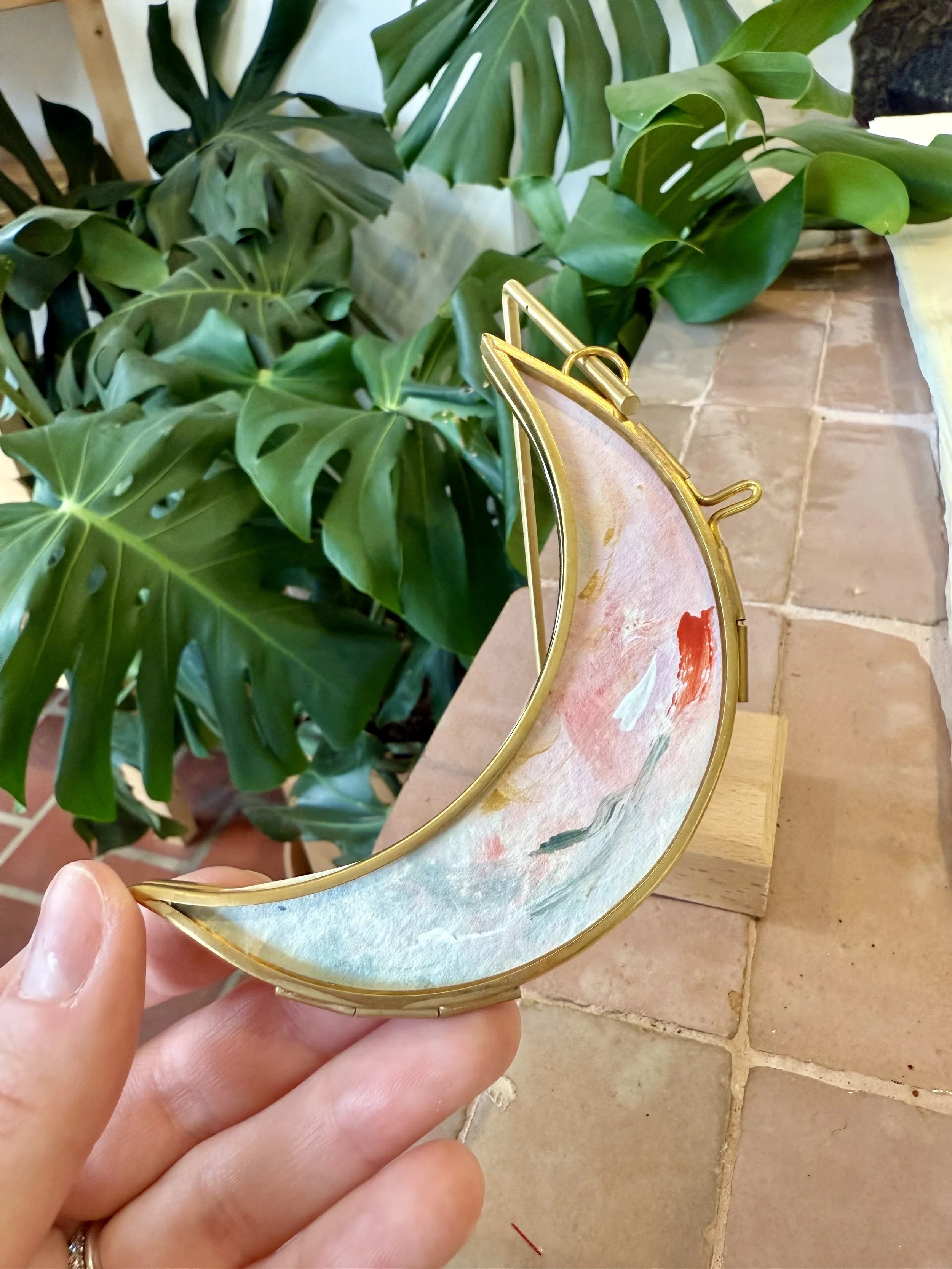 2025 Framed Ornament - Moon Shape No 3