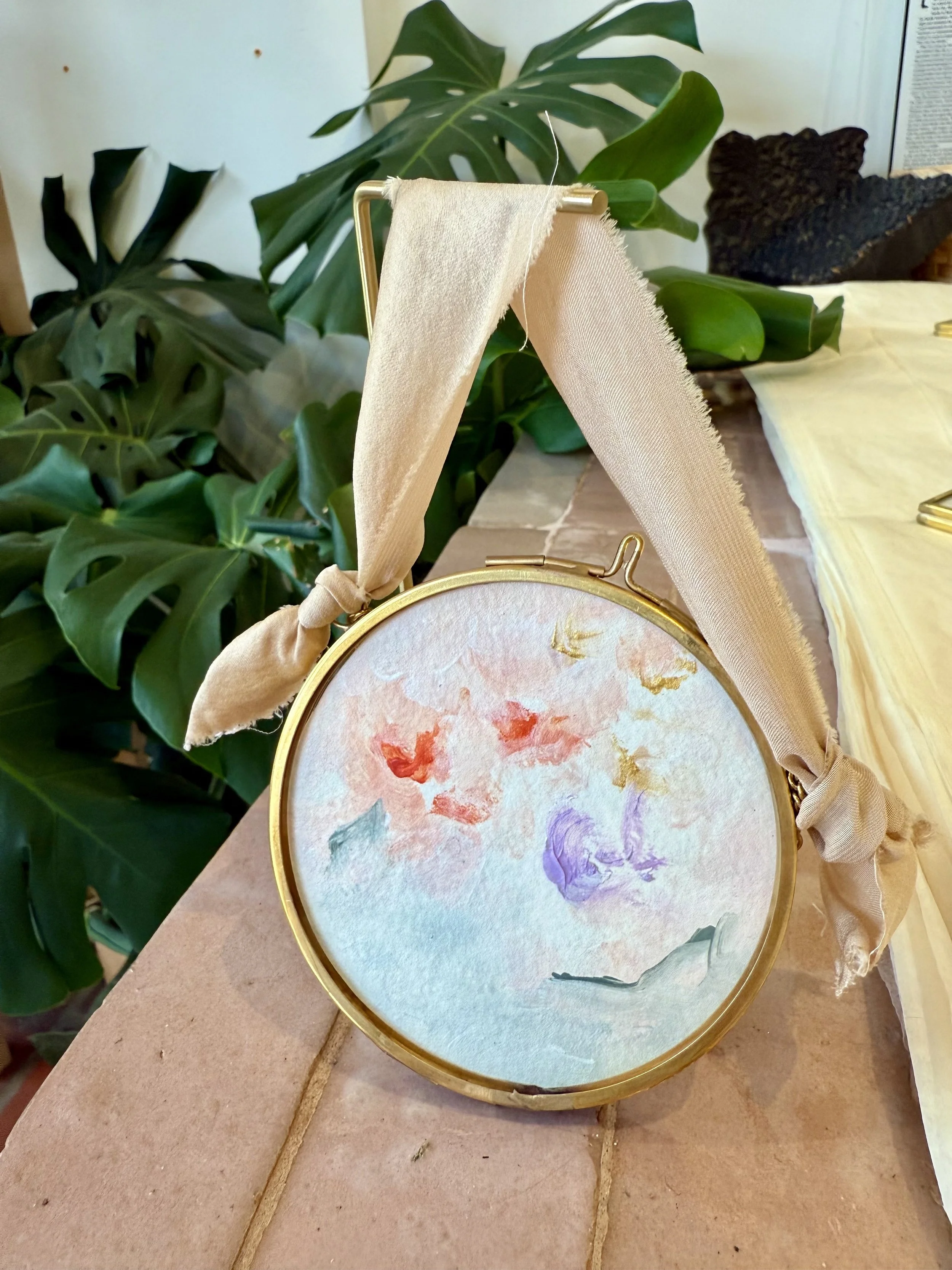 2025 Framed Ornament - Circle Shape No 2